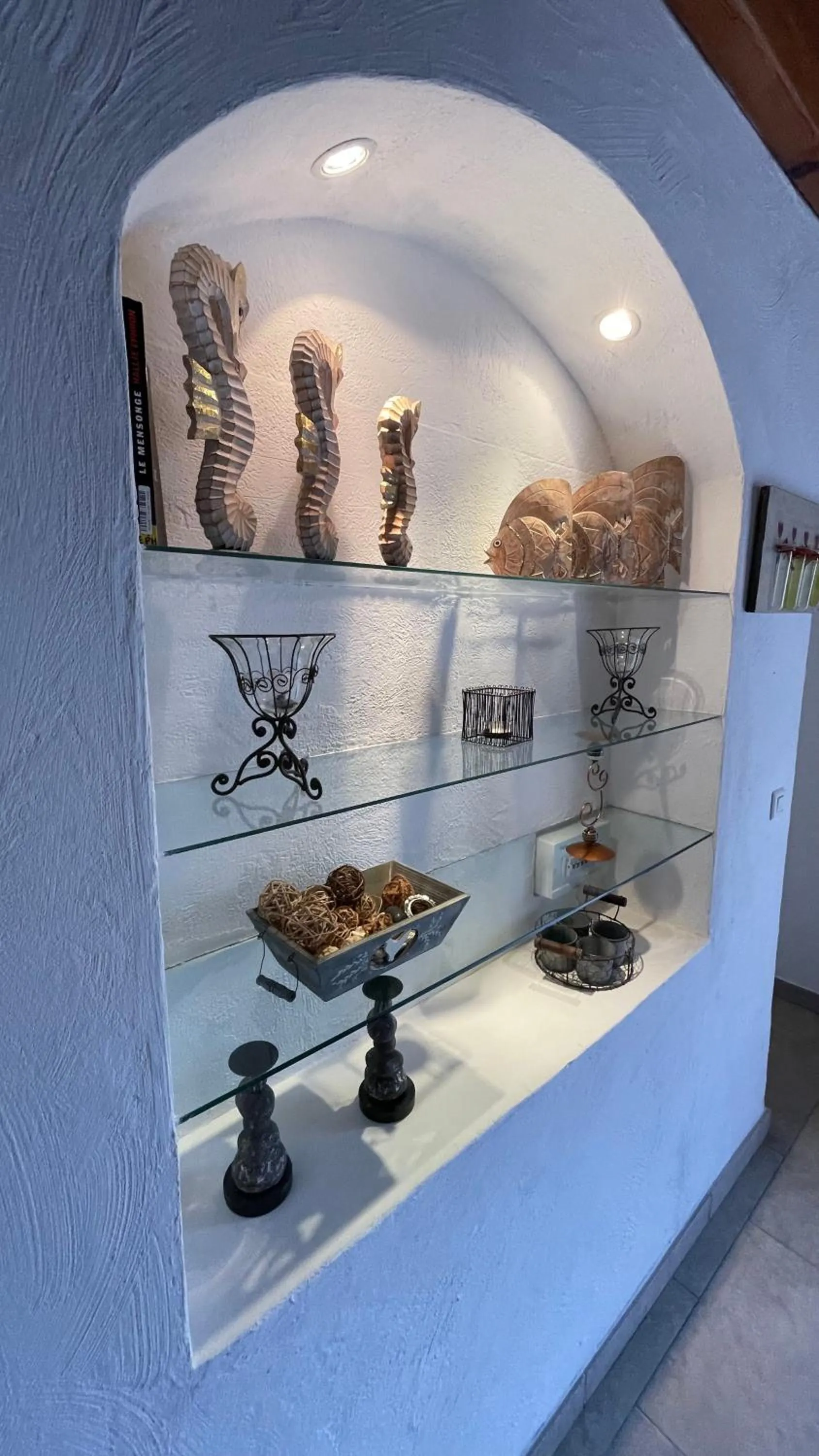 Decorative detail in Résidence U Pirellu