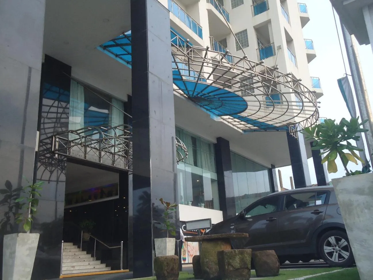 Property building in Global Towers Hotel & Apartments