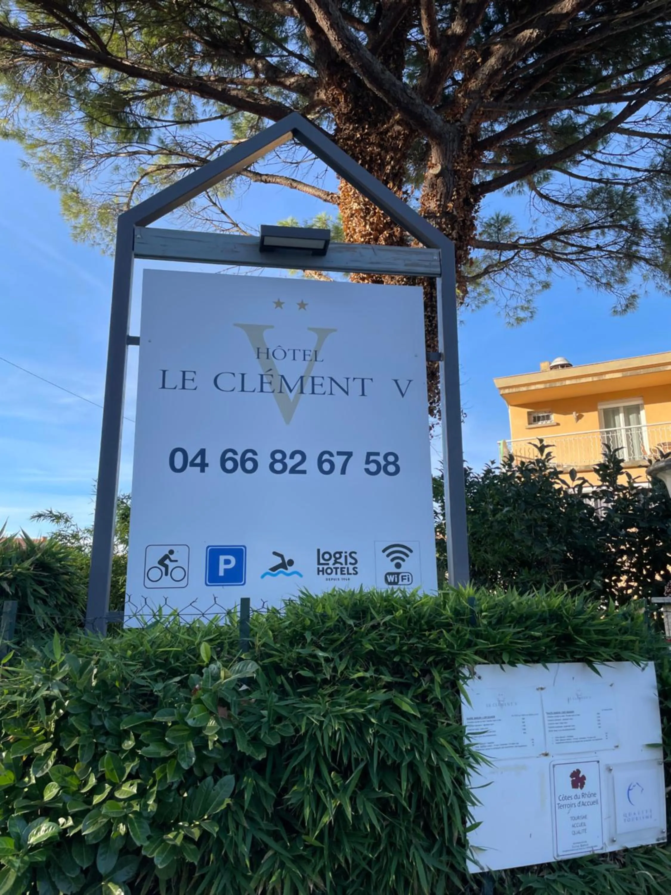 Property building in Logis Hôtel Le Clement V