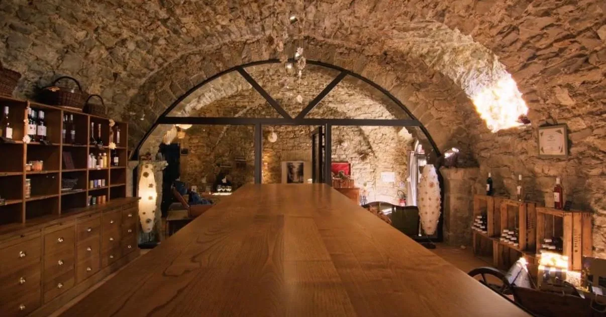 On-site shops in Domaine De Blancardy