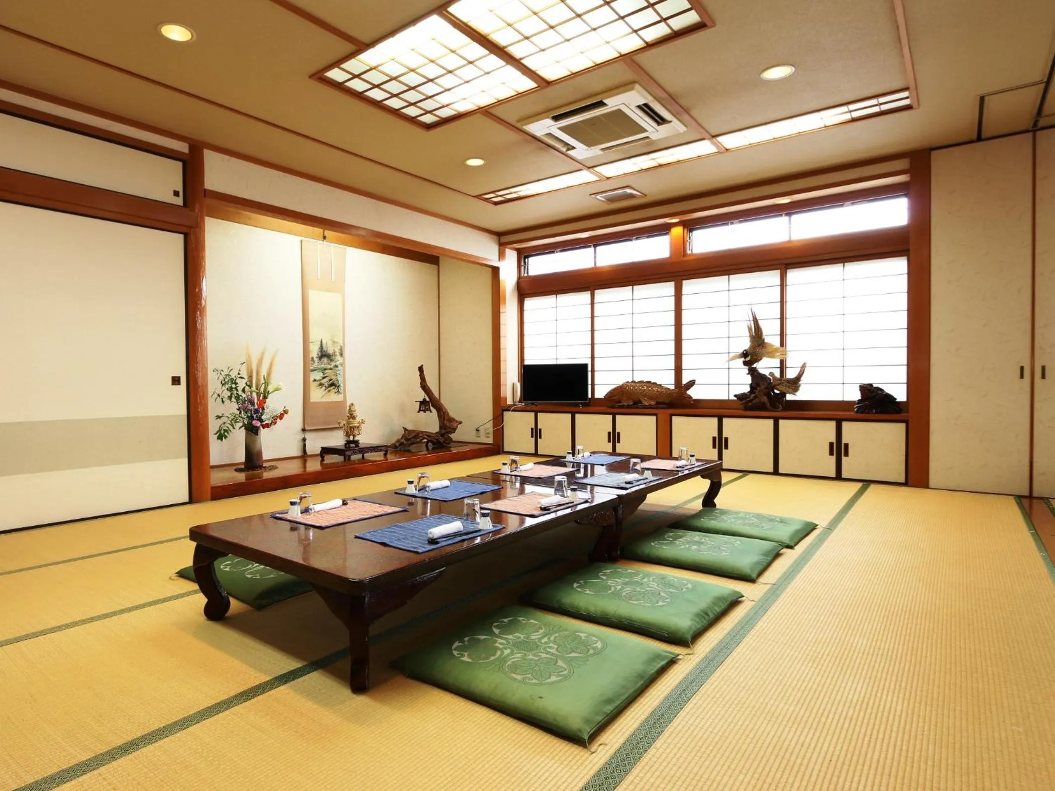 Photo of the whole room in Marumo Ryokan