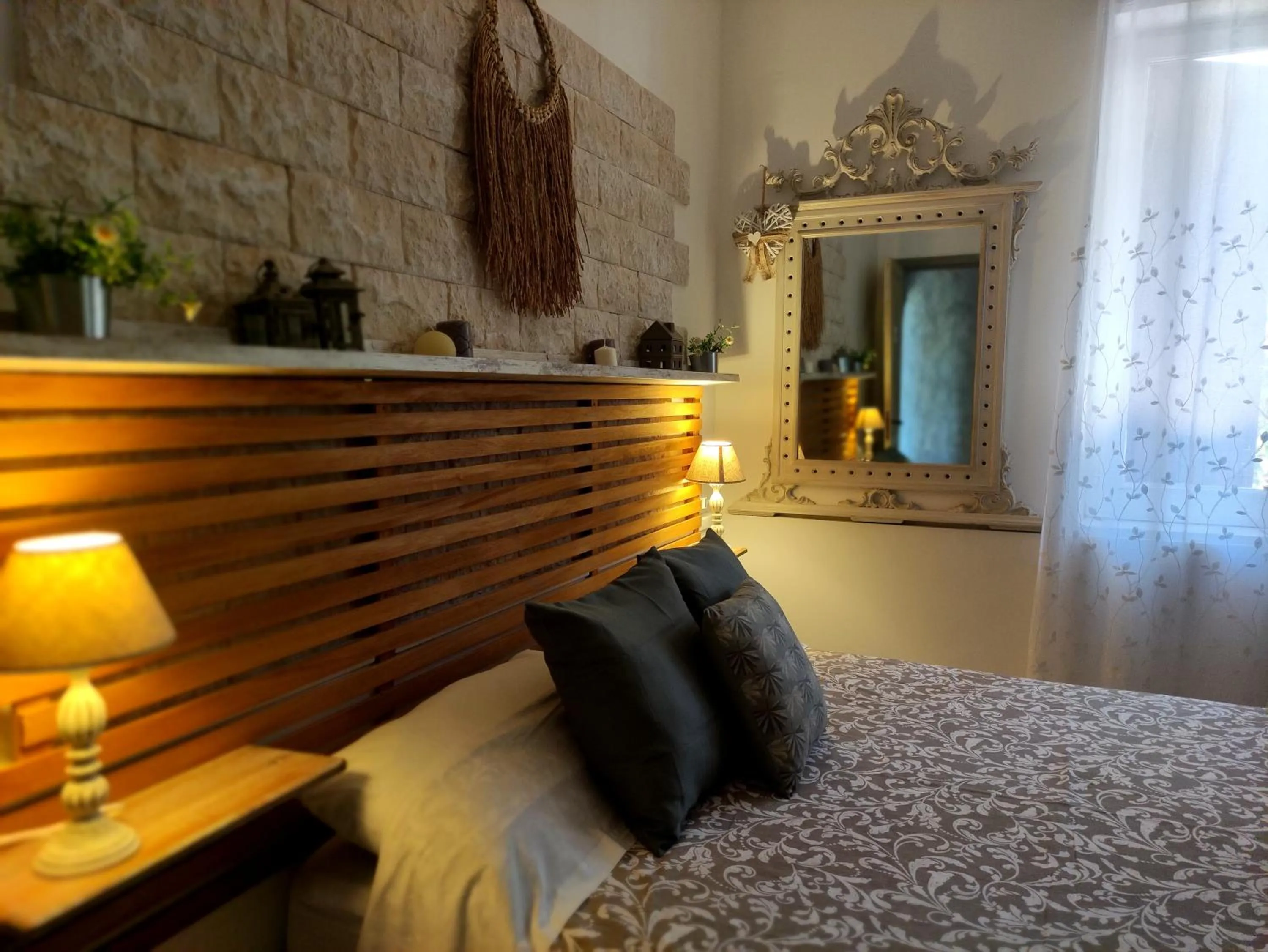 Bed in Grotta dei Puntali B&B