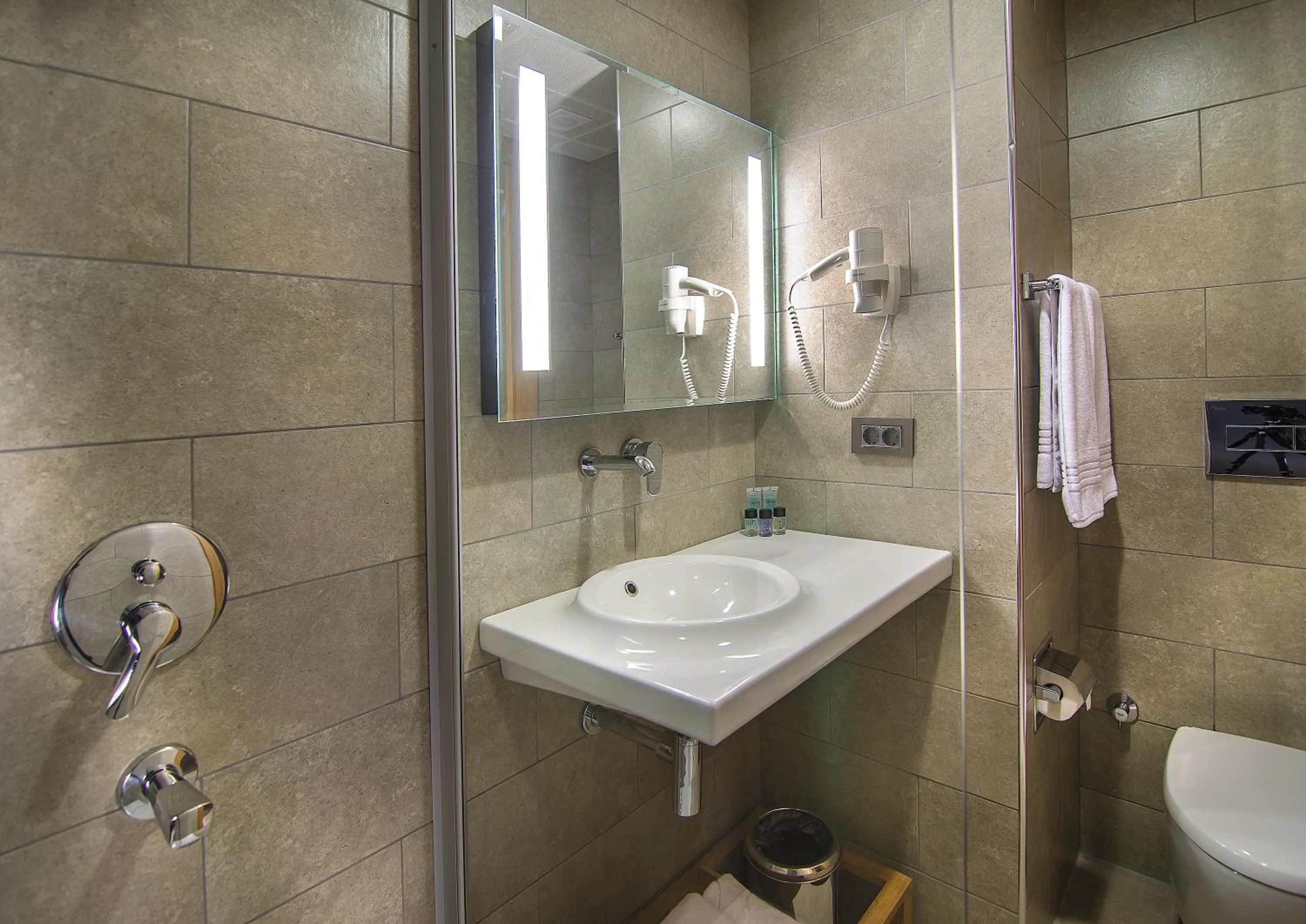 Shower in Ilayda Avantgarde Hotel