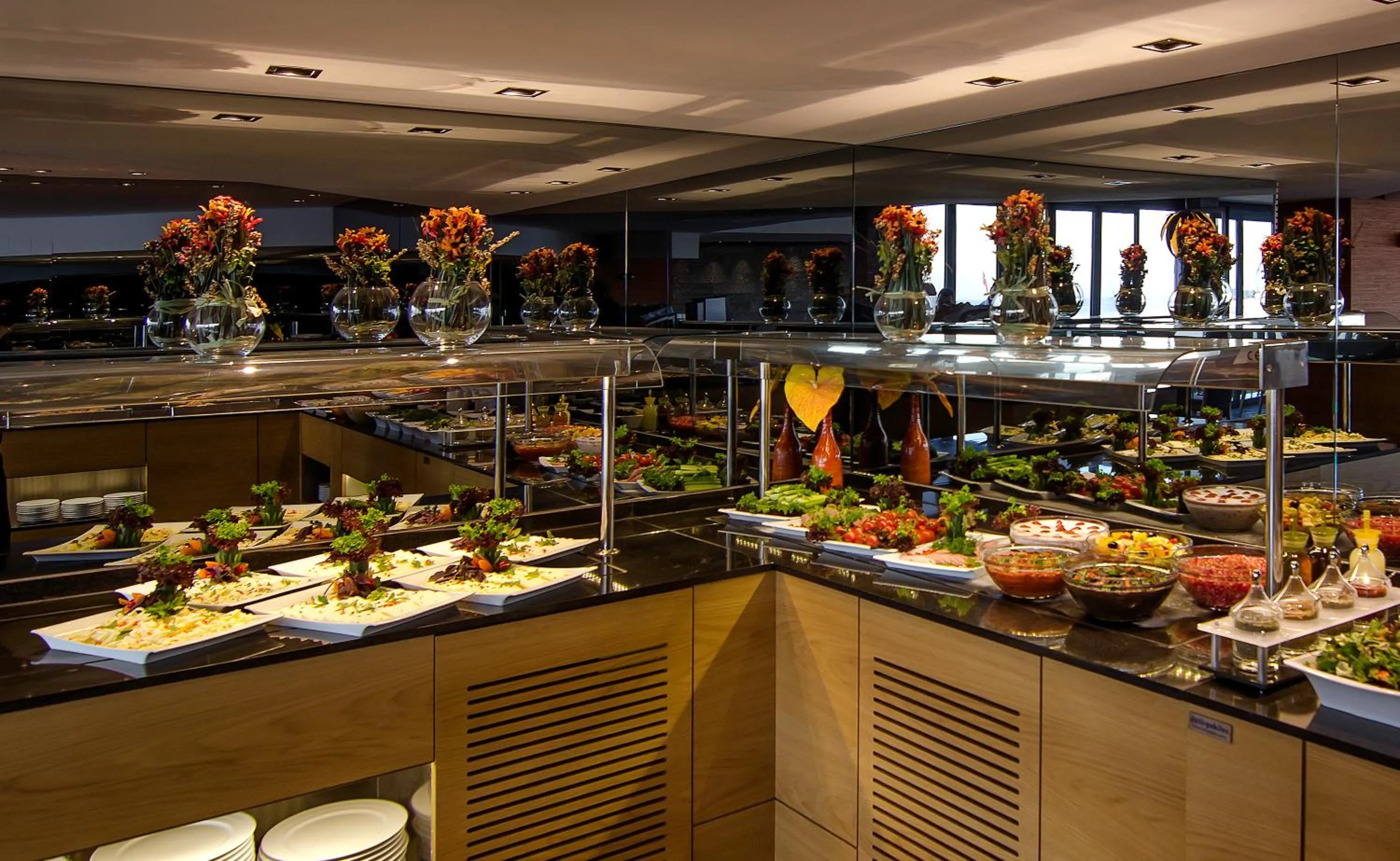 Restaurant/places to eat in Ilayda Avantgarde Hotel
