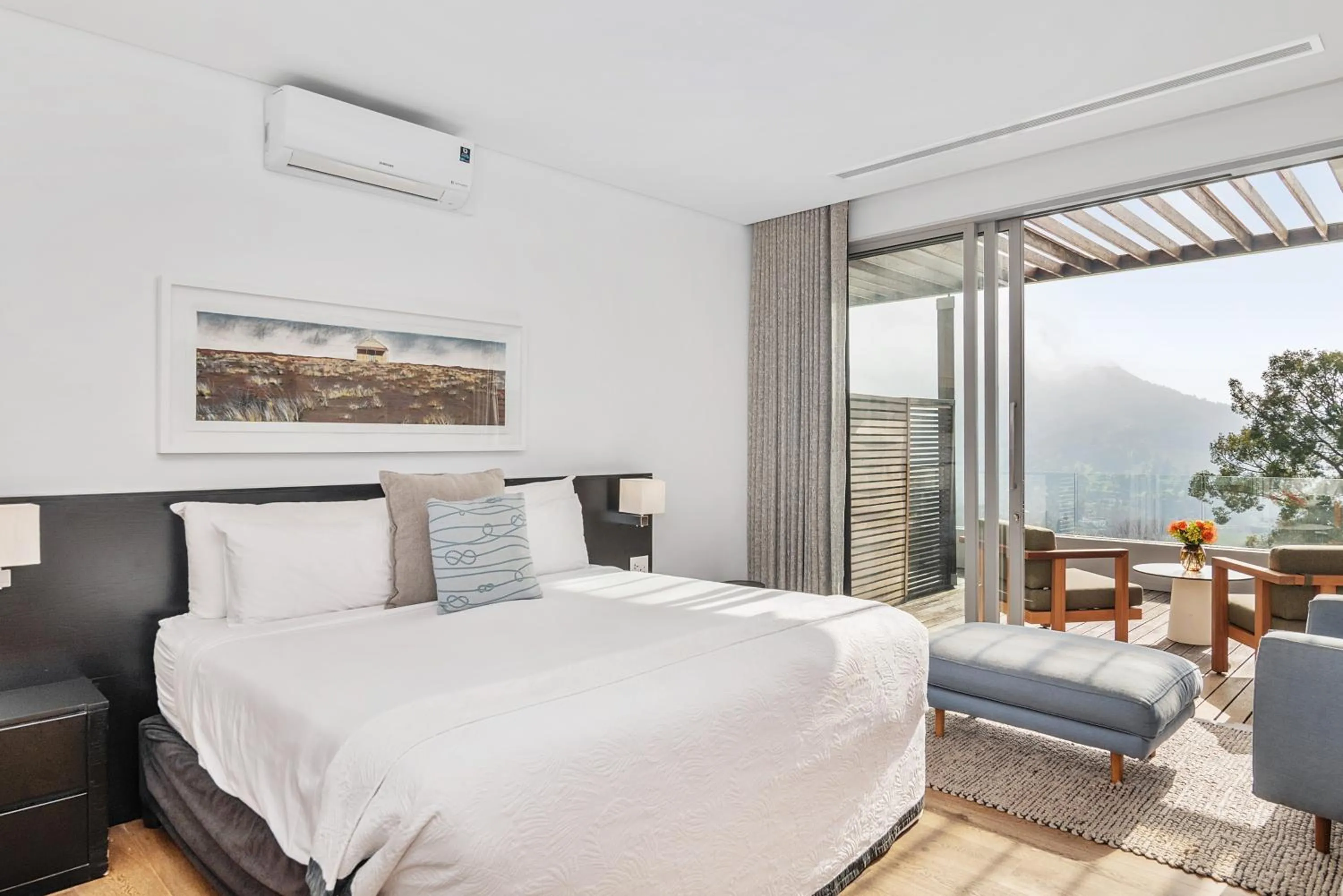 Bed in Clouds Estate