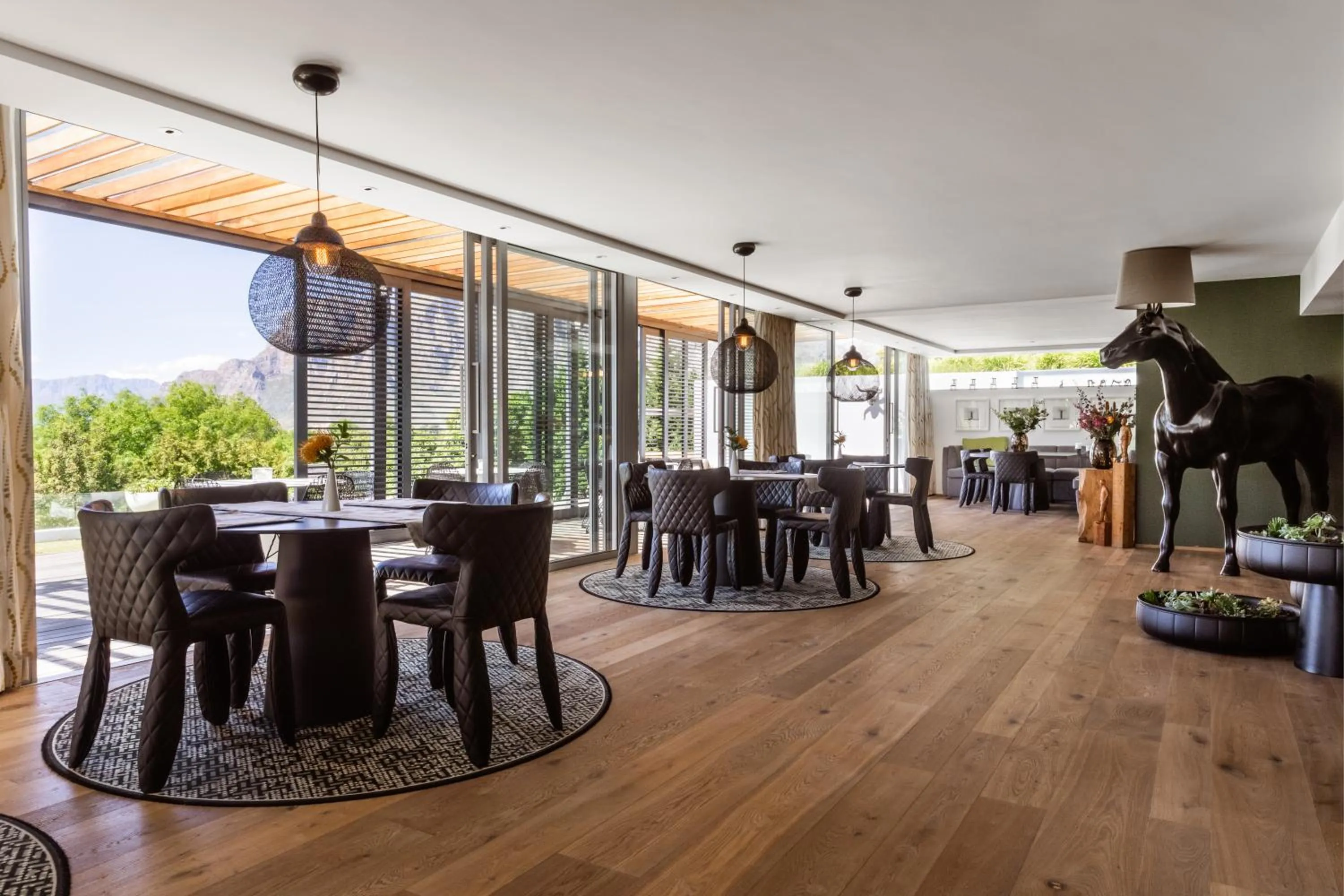 Restaurant/places to eat in Clouds Estate