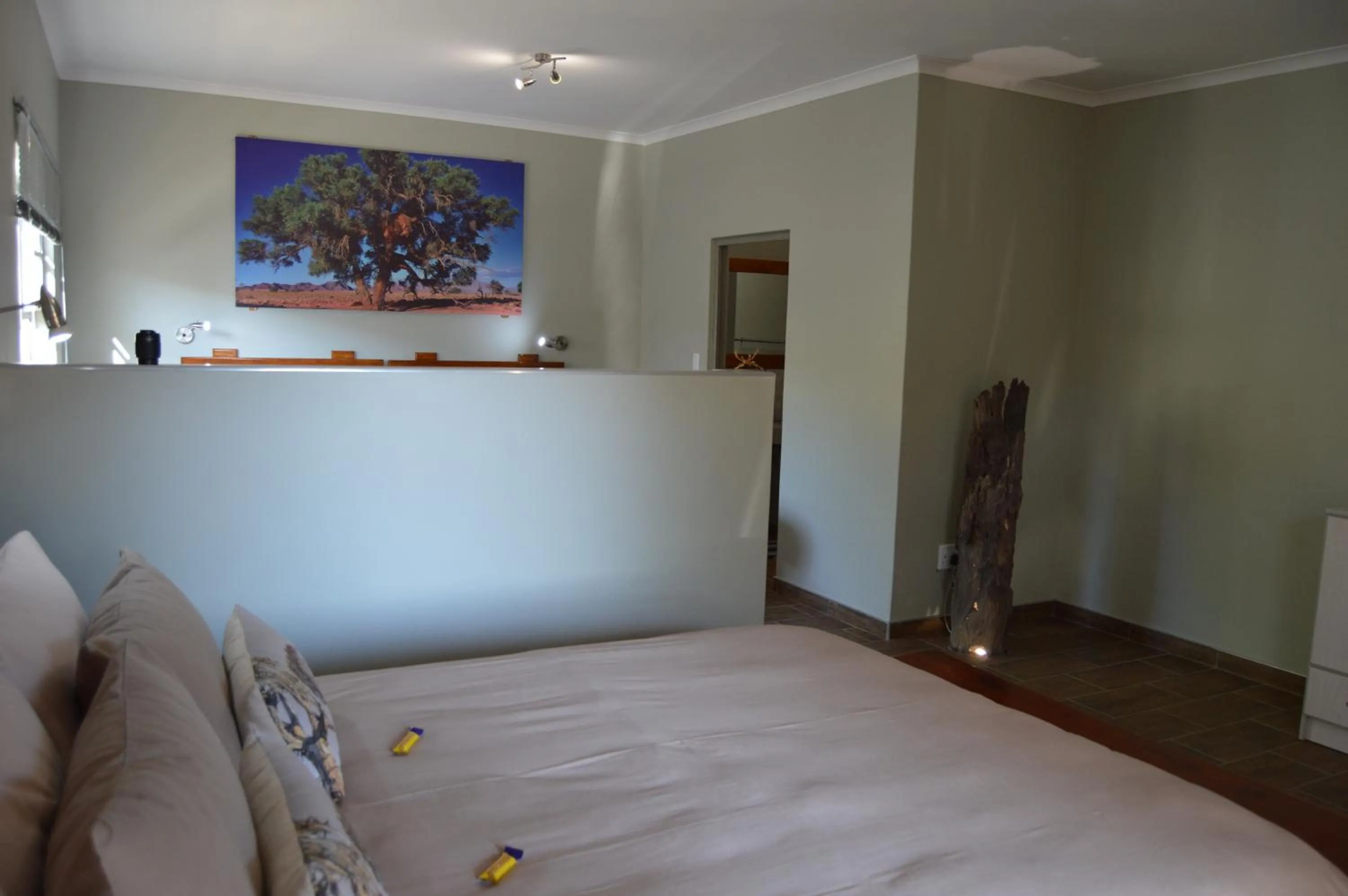 Photo of the whole room, Bed in Kamaku Guesthouse cc