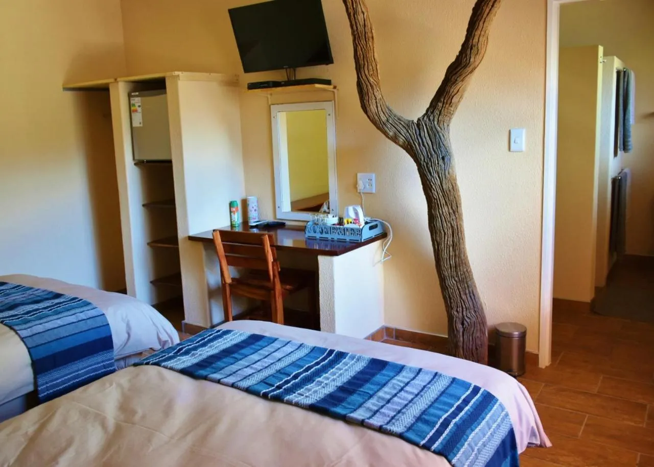 Photo of the whole room, Bed in Kamaku Guesthouse cc