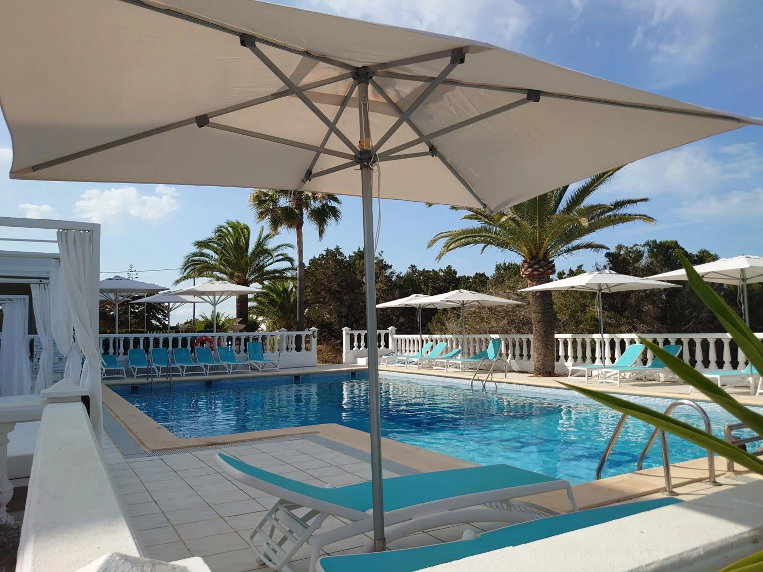 Swimming pool in Lago Playa