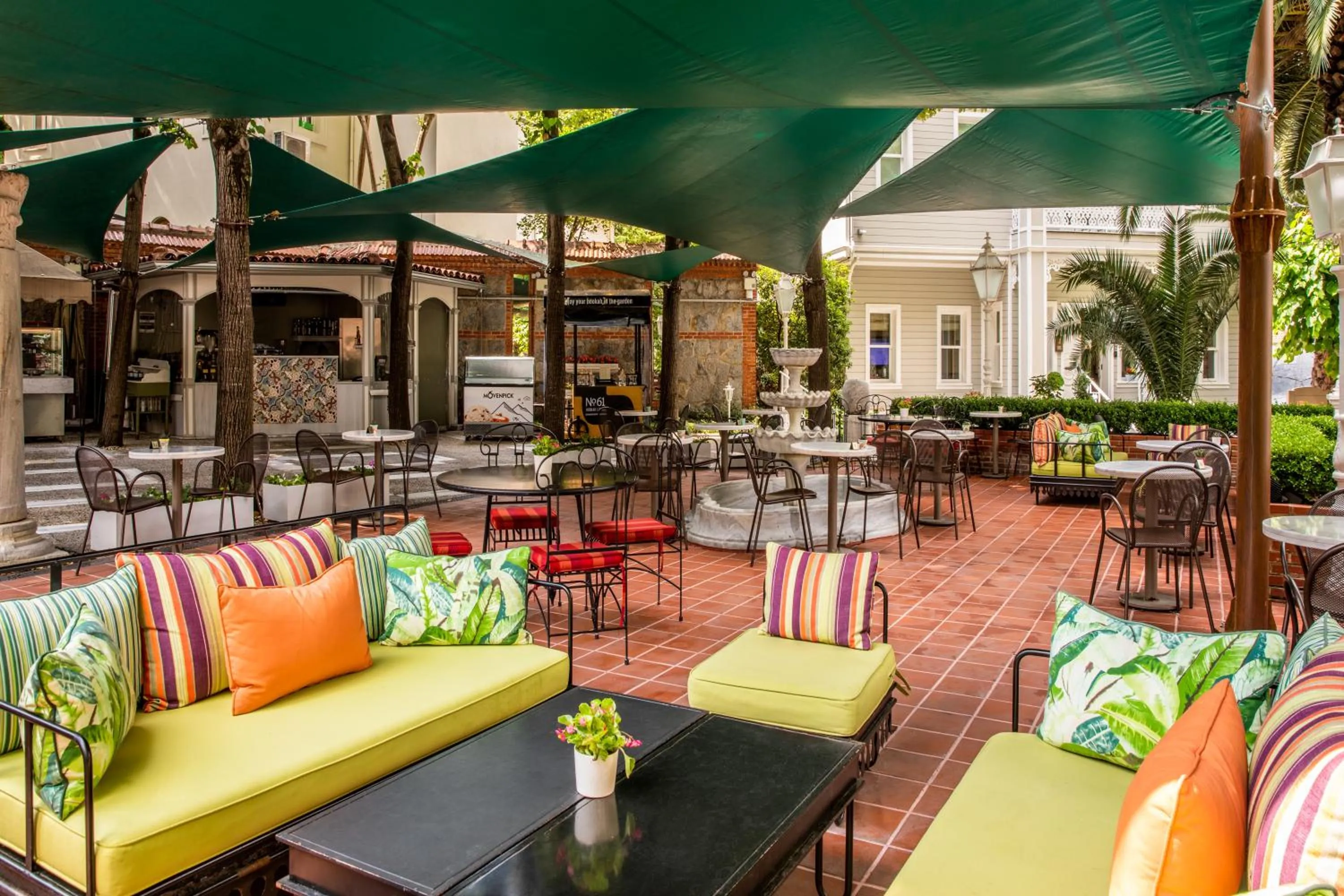 Restaurant/places to eat in Hagia Sofia Mansions Istanbul, Curio Collection by Hilton