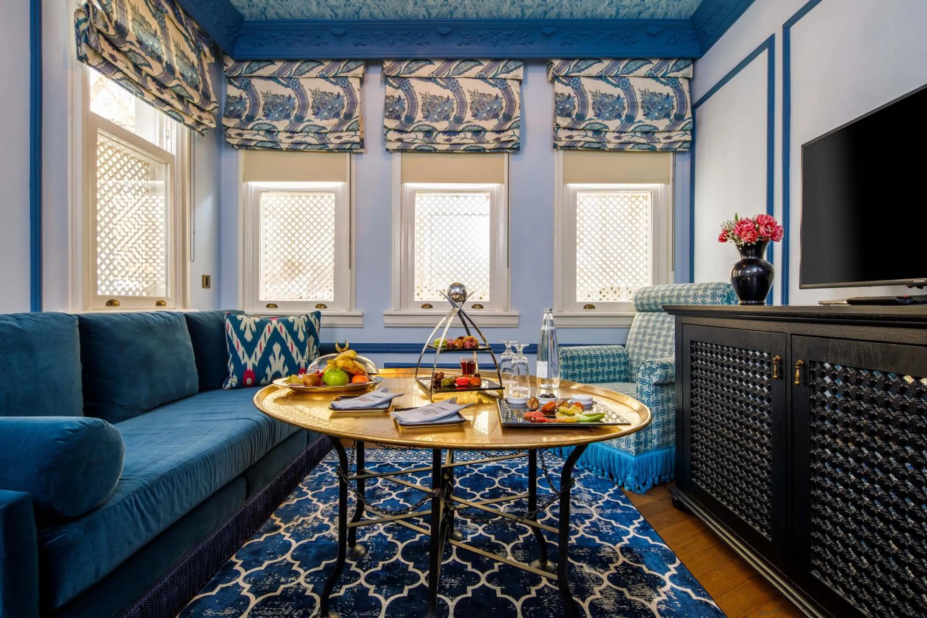 Living room in Hagia Sofia Mansions Istanbul, Curio Collection by Hilton