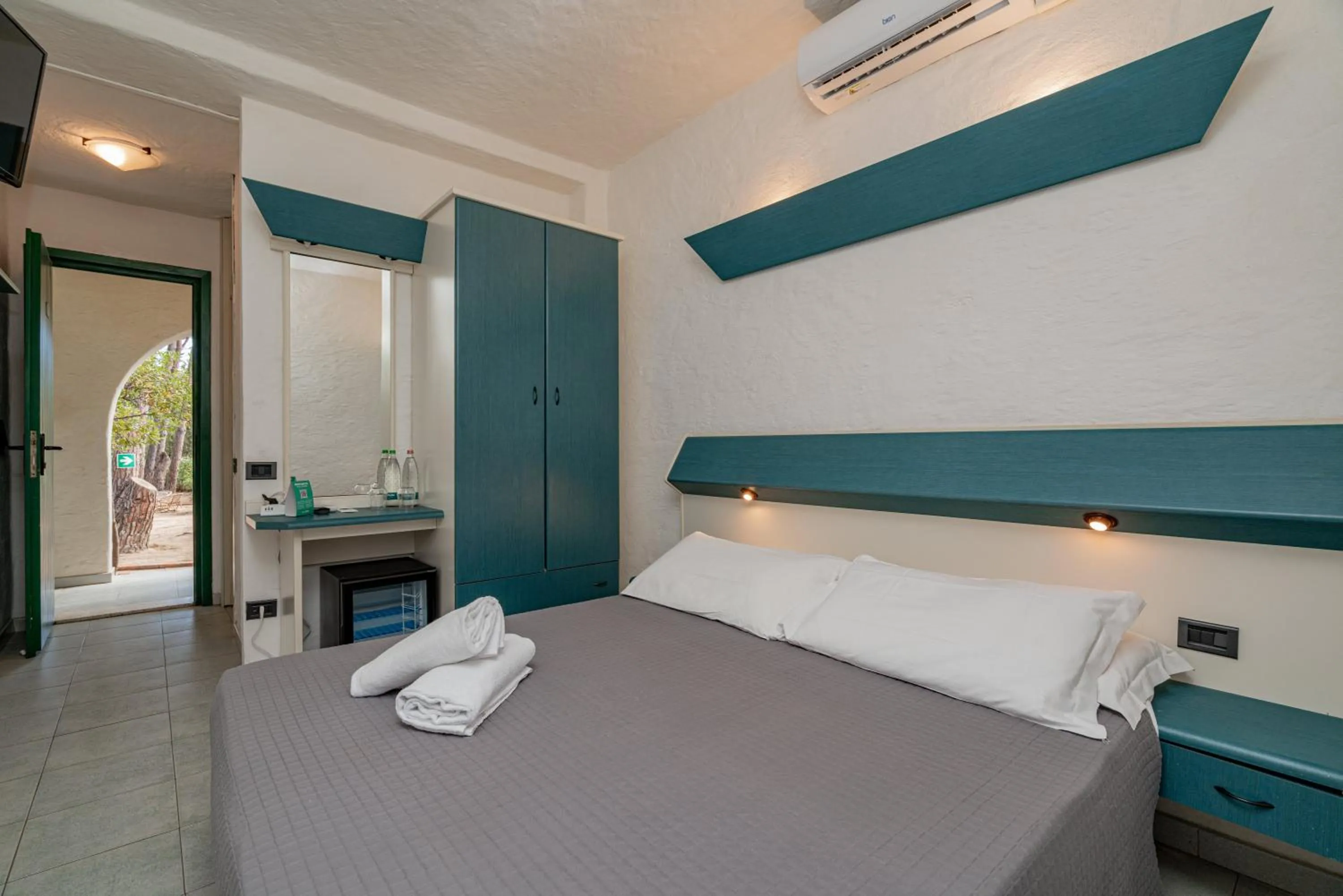 Bedroom, Bed in Club Esse Cala Bitta