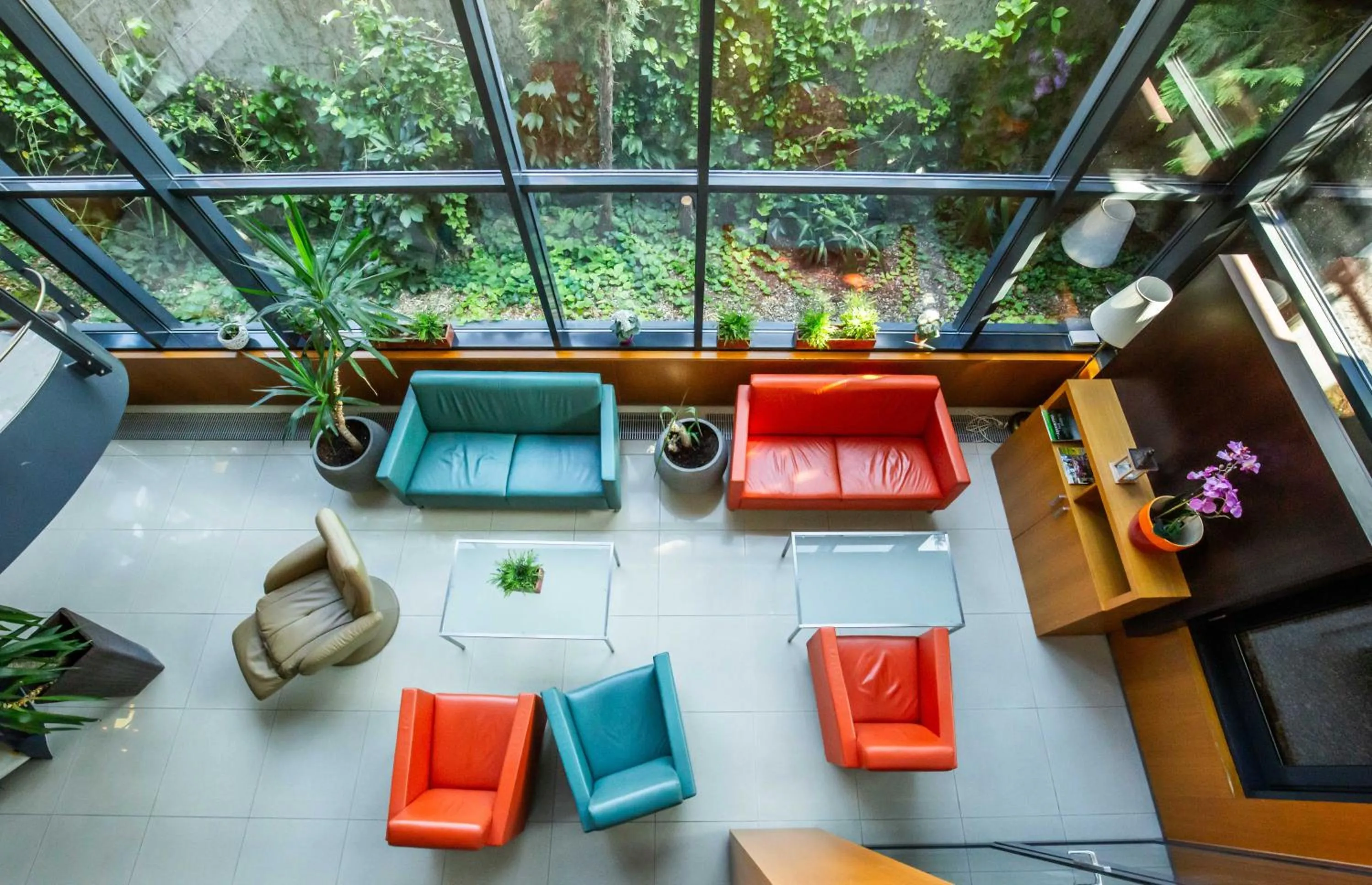 Lounge or bar in IMPIQ Hotel