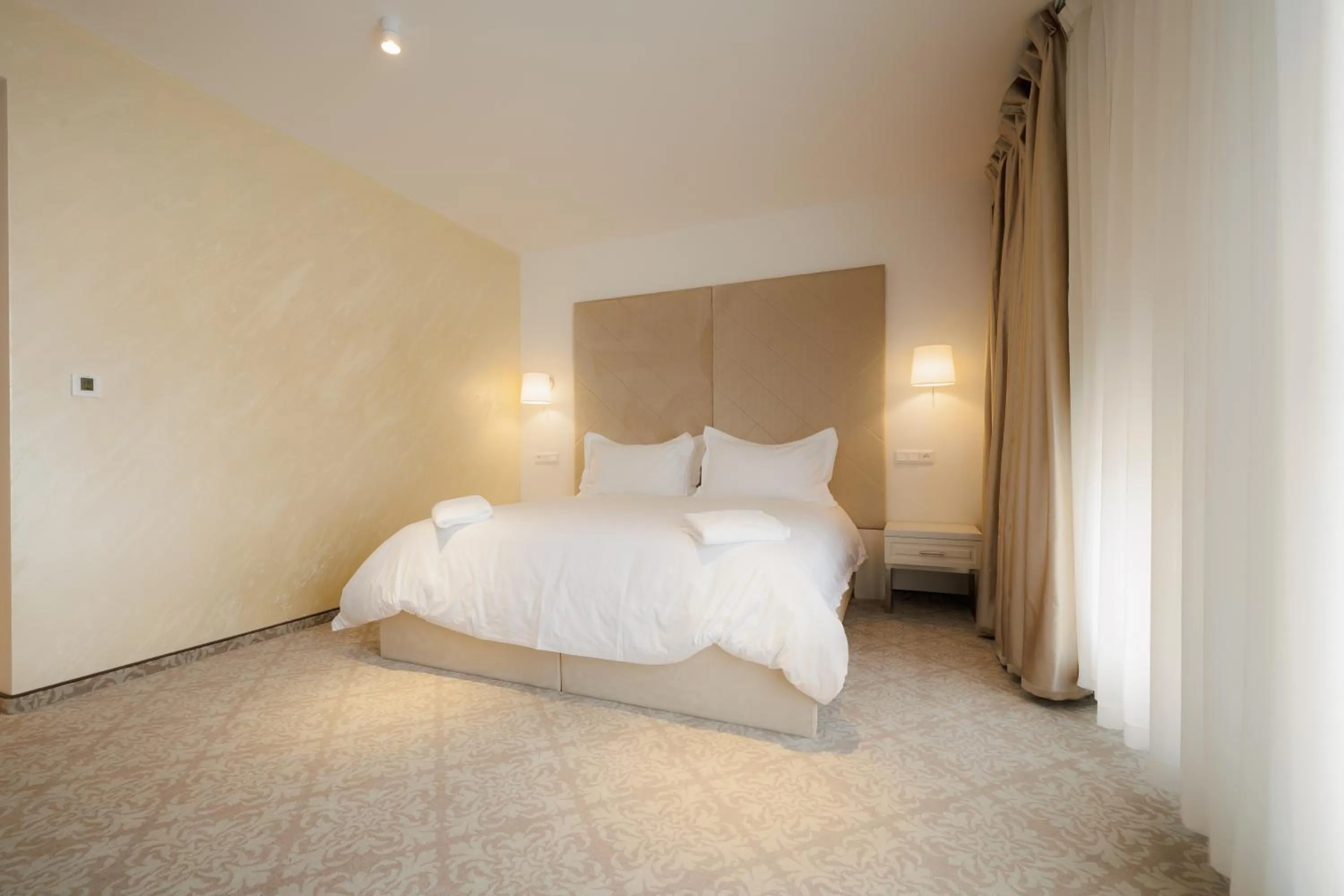 Photo of the whole room, Bed in Hotel Arcade