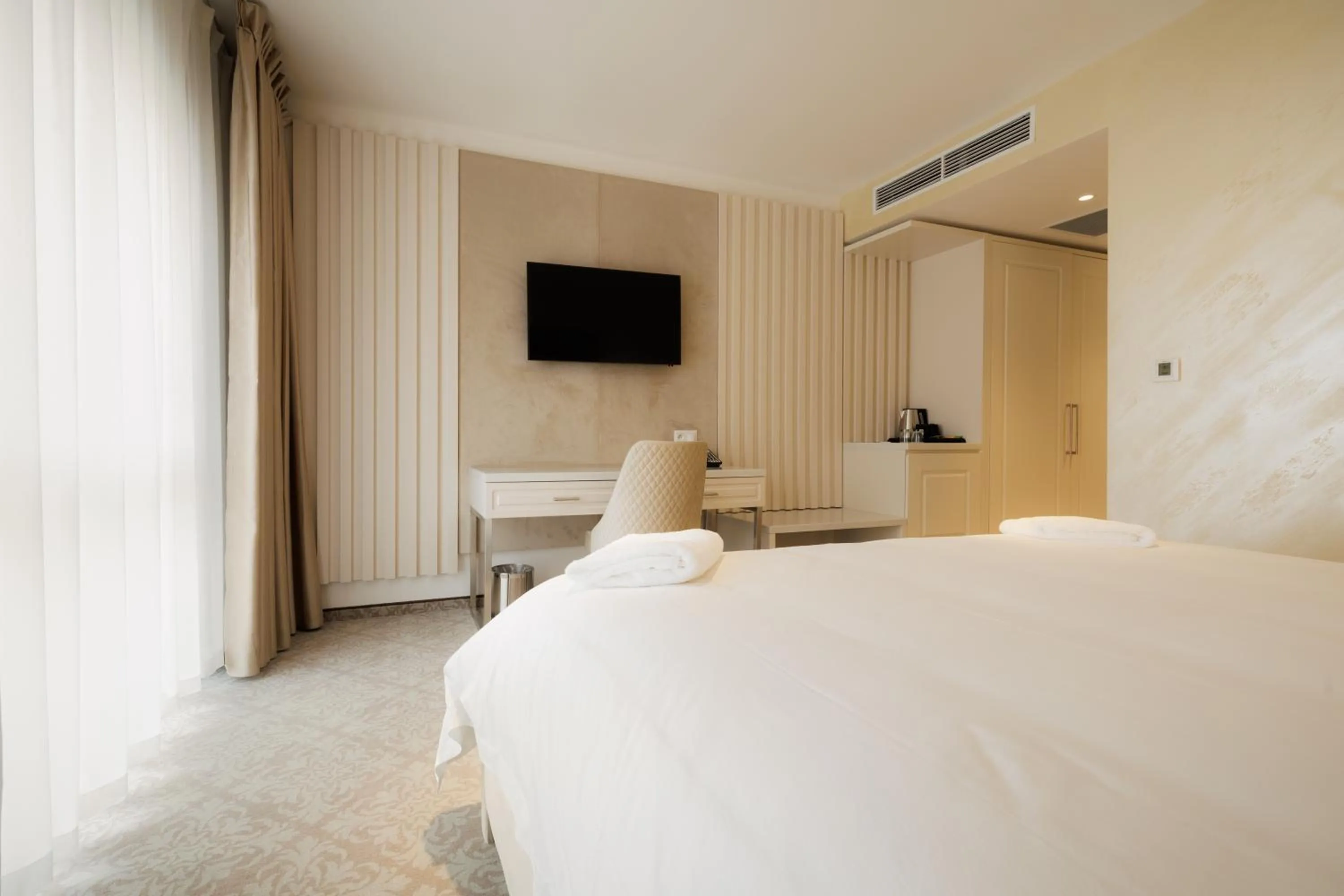 Photo of the whole room, Bed in Hotel Arcade