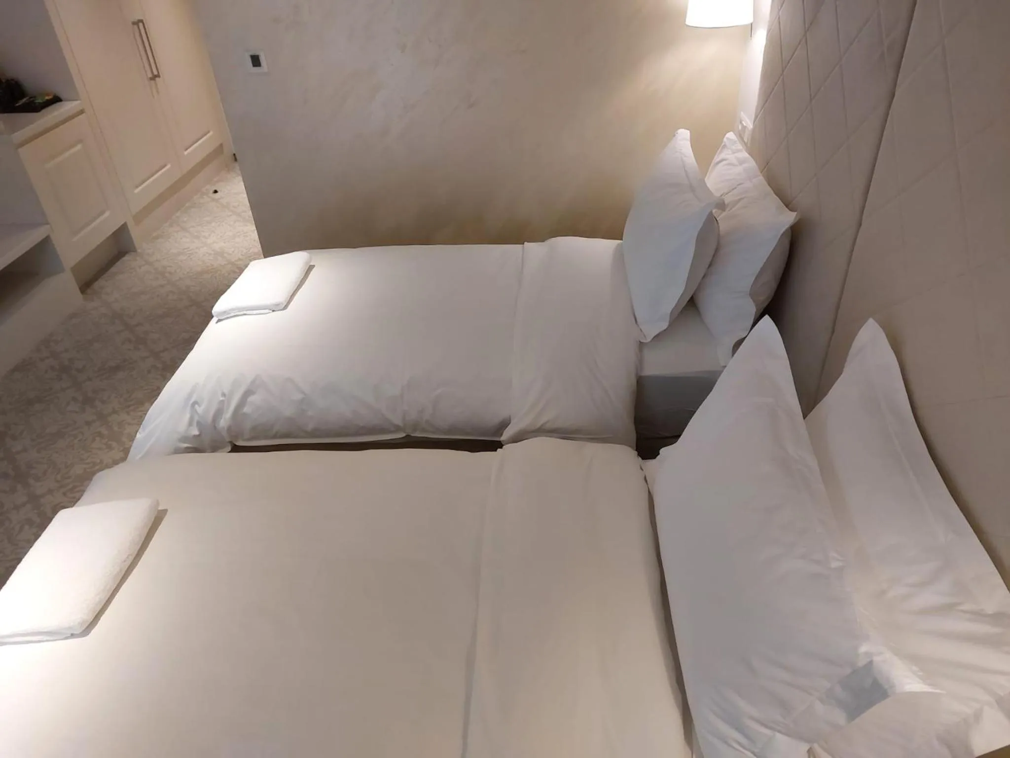 Photo of the whole room, Bed in Hotel Arcade