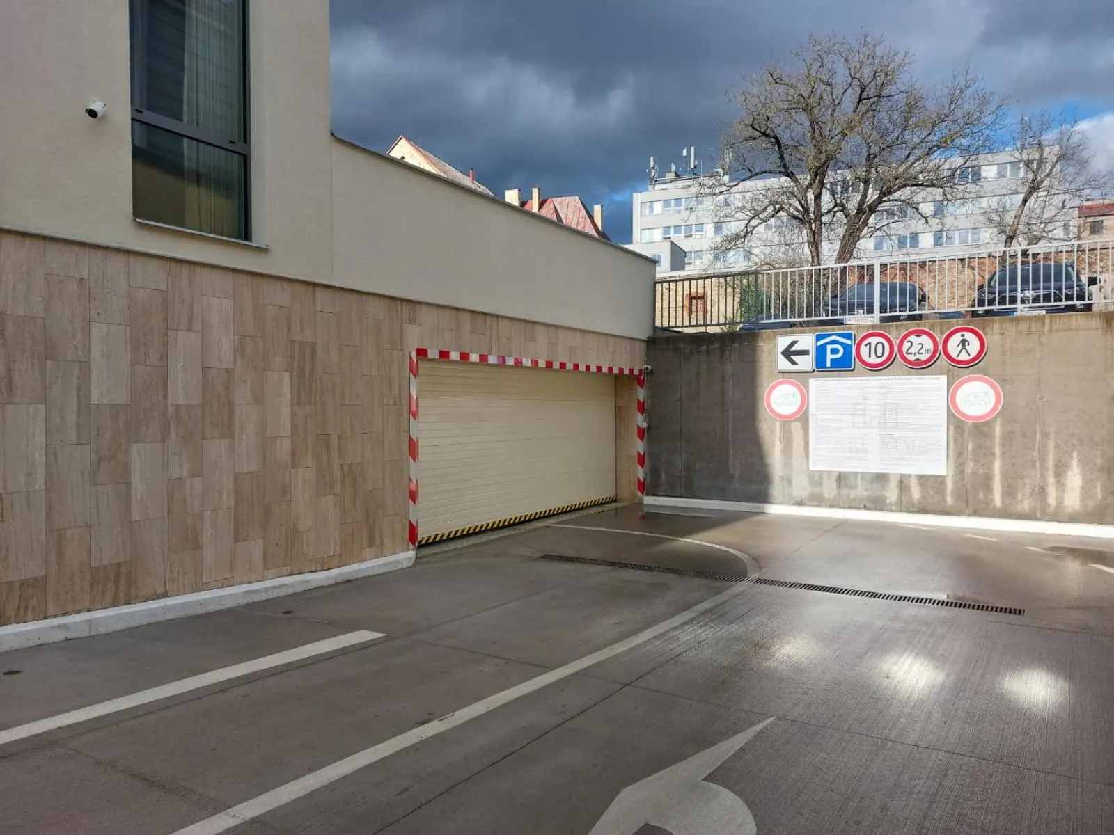 Parking in Hotel Arcade