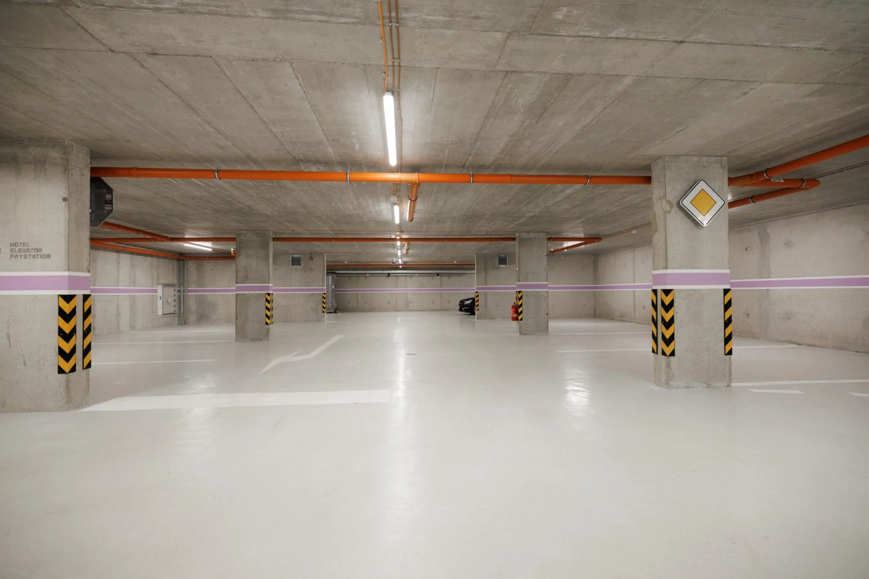 Parking in Hotel Arcade