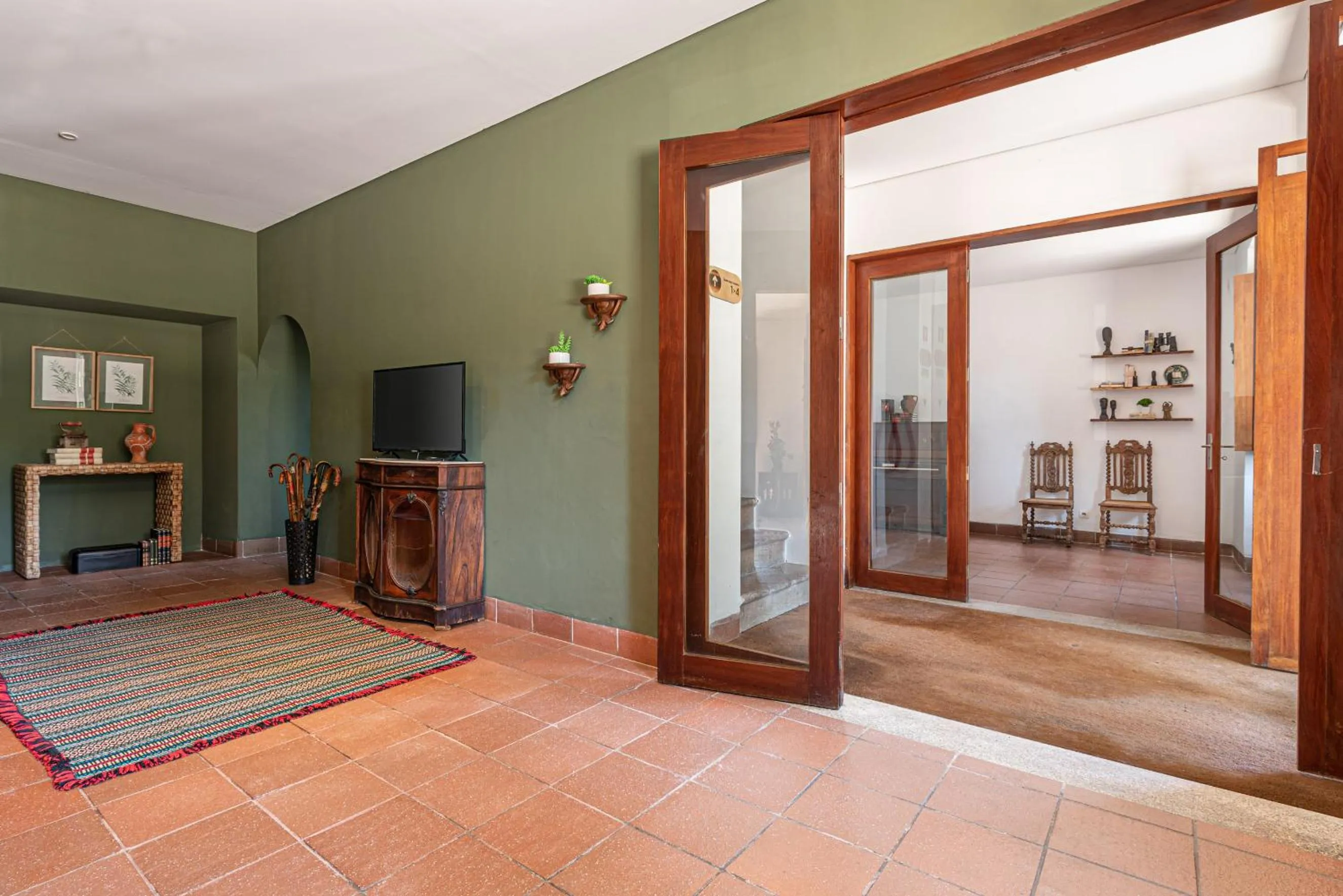 Communal lounge/ TV room in Alamal River Club