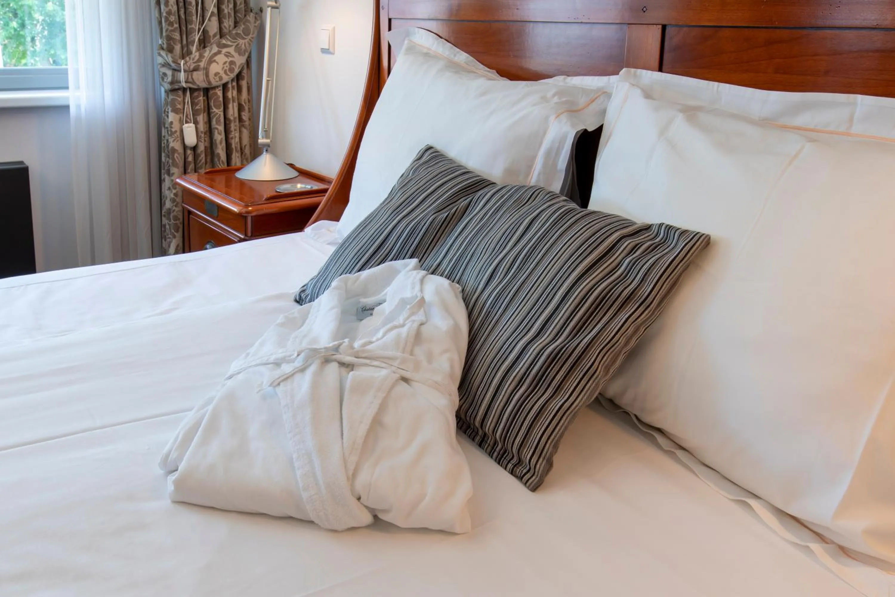 Bed in Hotel La Rosa Amsterdam Beach