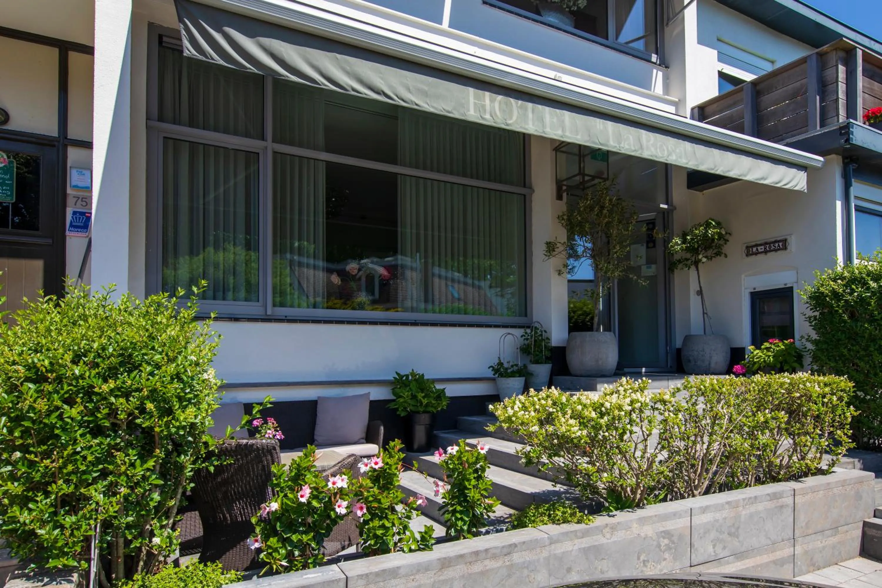 Facade/entrance in Hotel La Rosa Amsterdam Beach