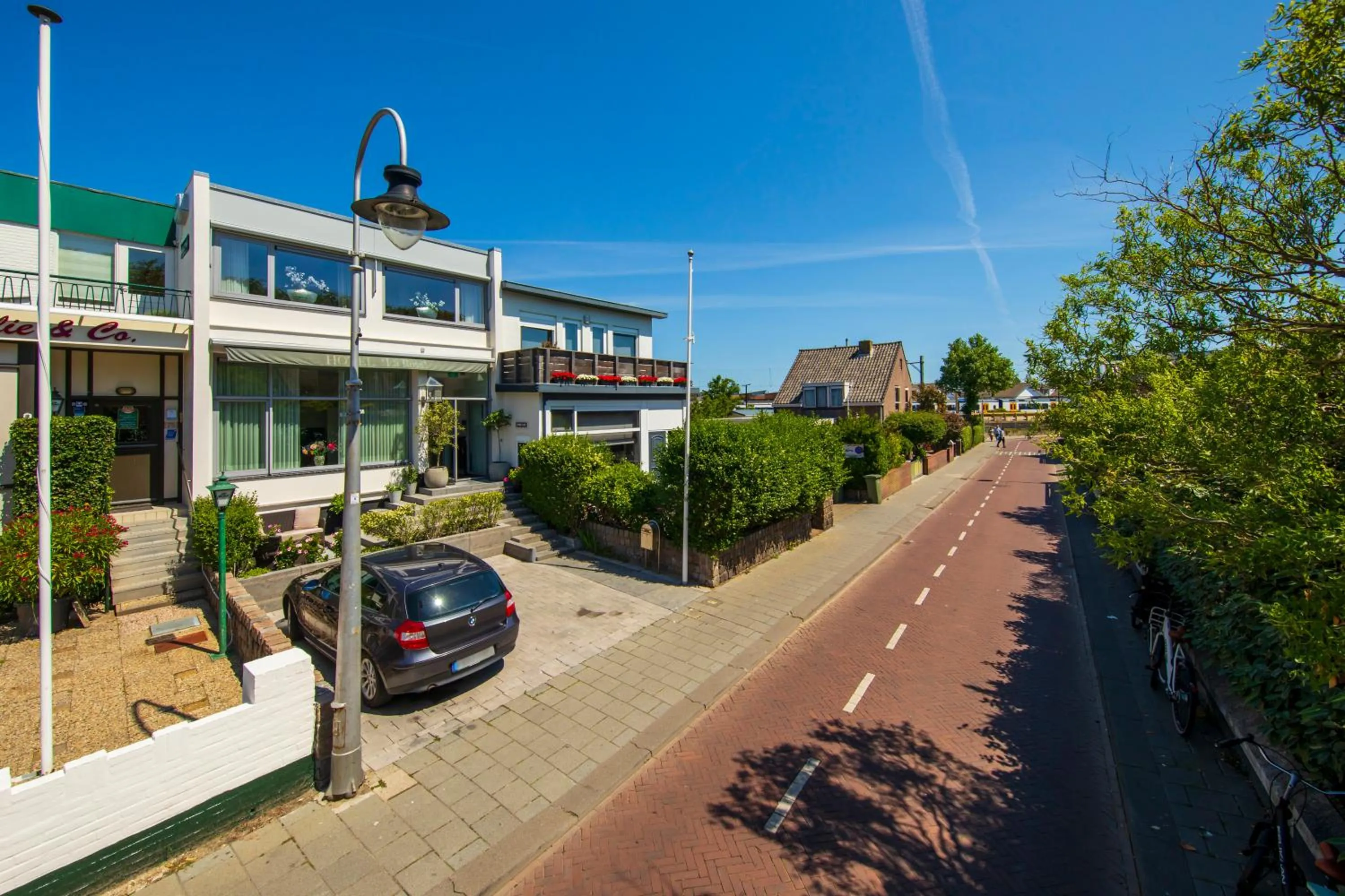 Neighbourhood in Hotel La Rosa Amsterdam Beach