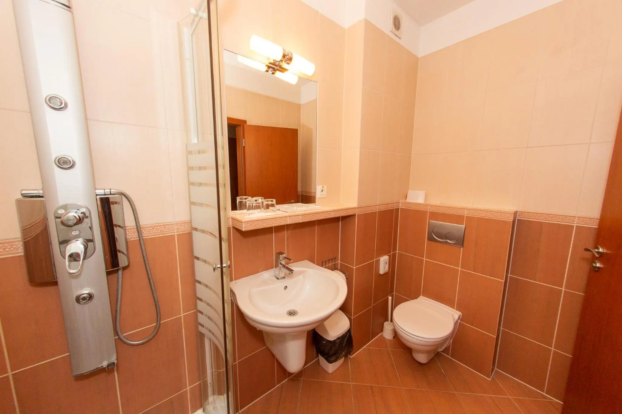 Shower in Hotel Dominika