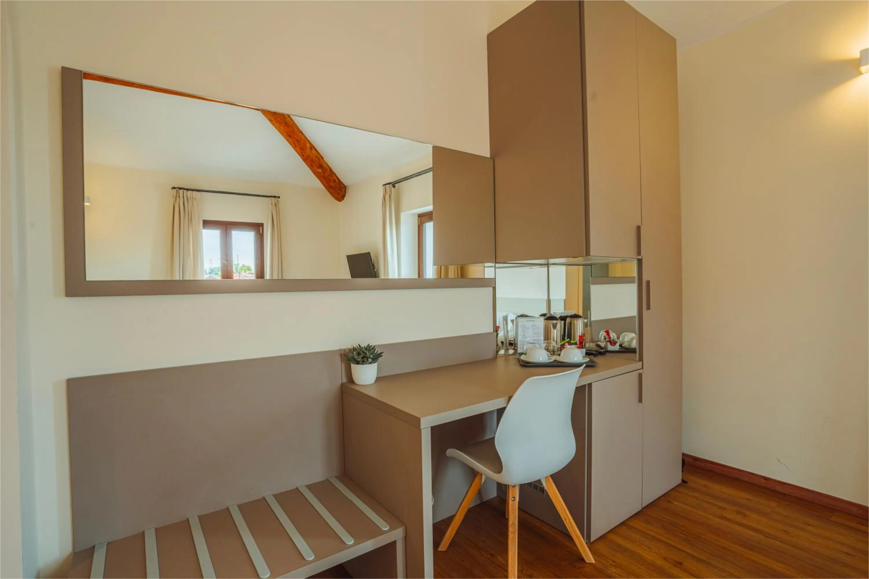 Decorative detail in Garda Relais