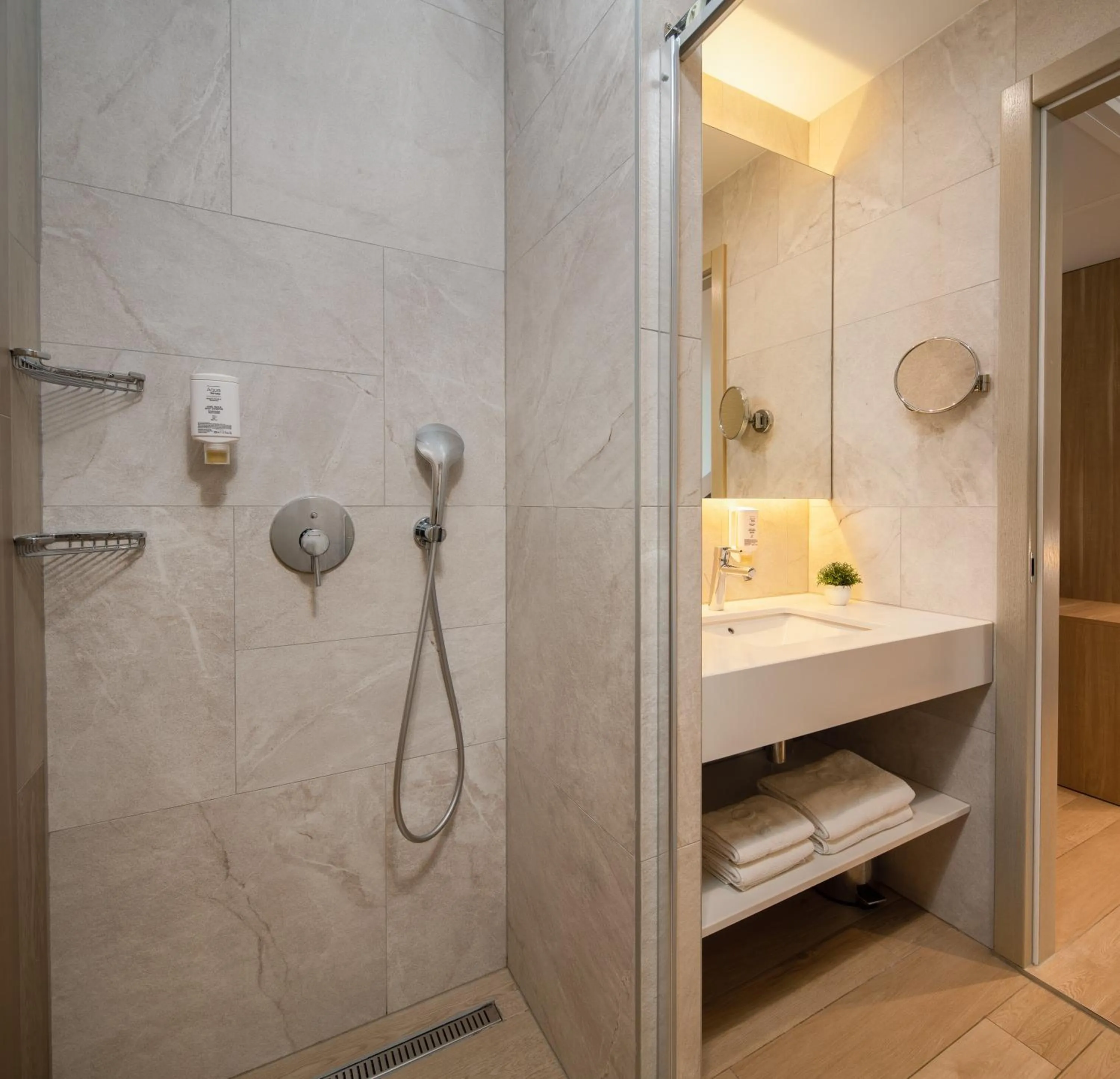 Bathroom in Hotel Tamaris