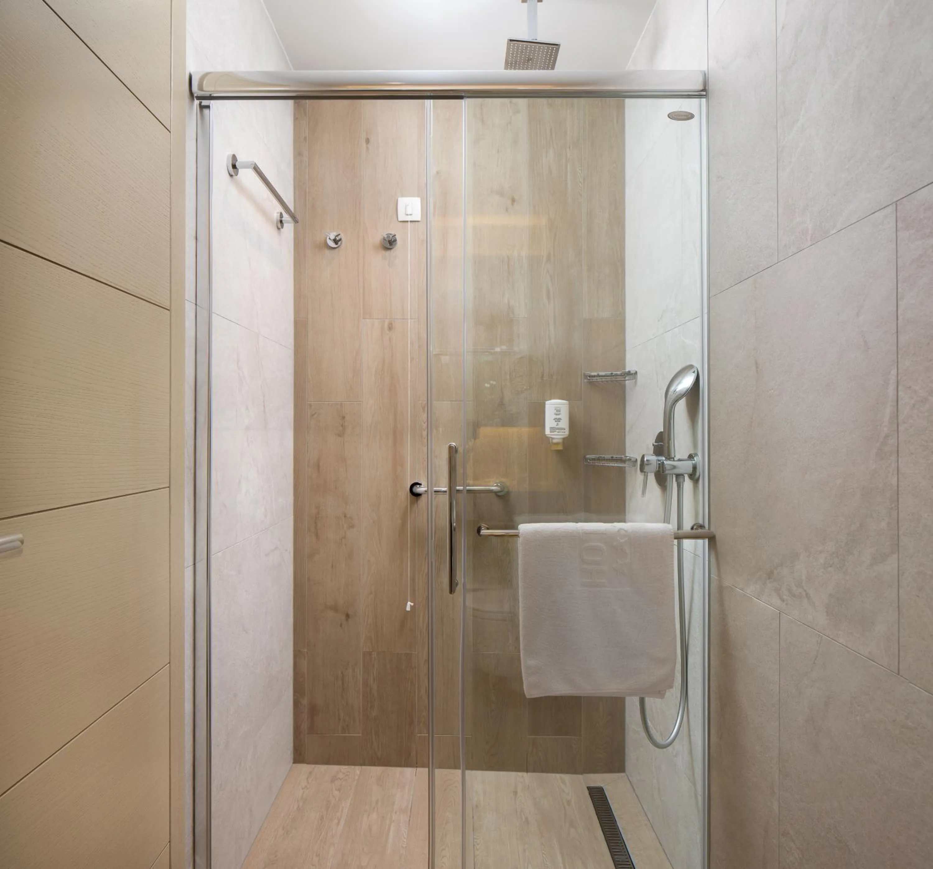 Shower in Hotel Tamaris