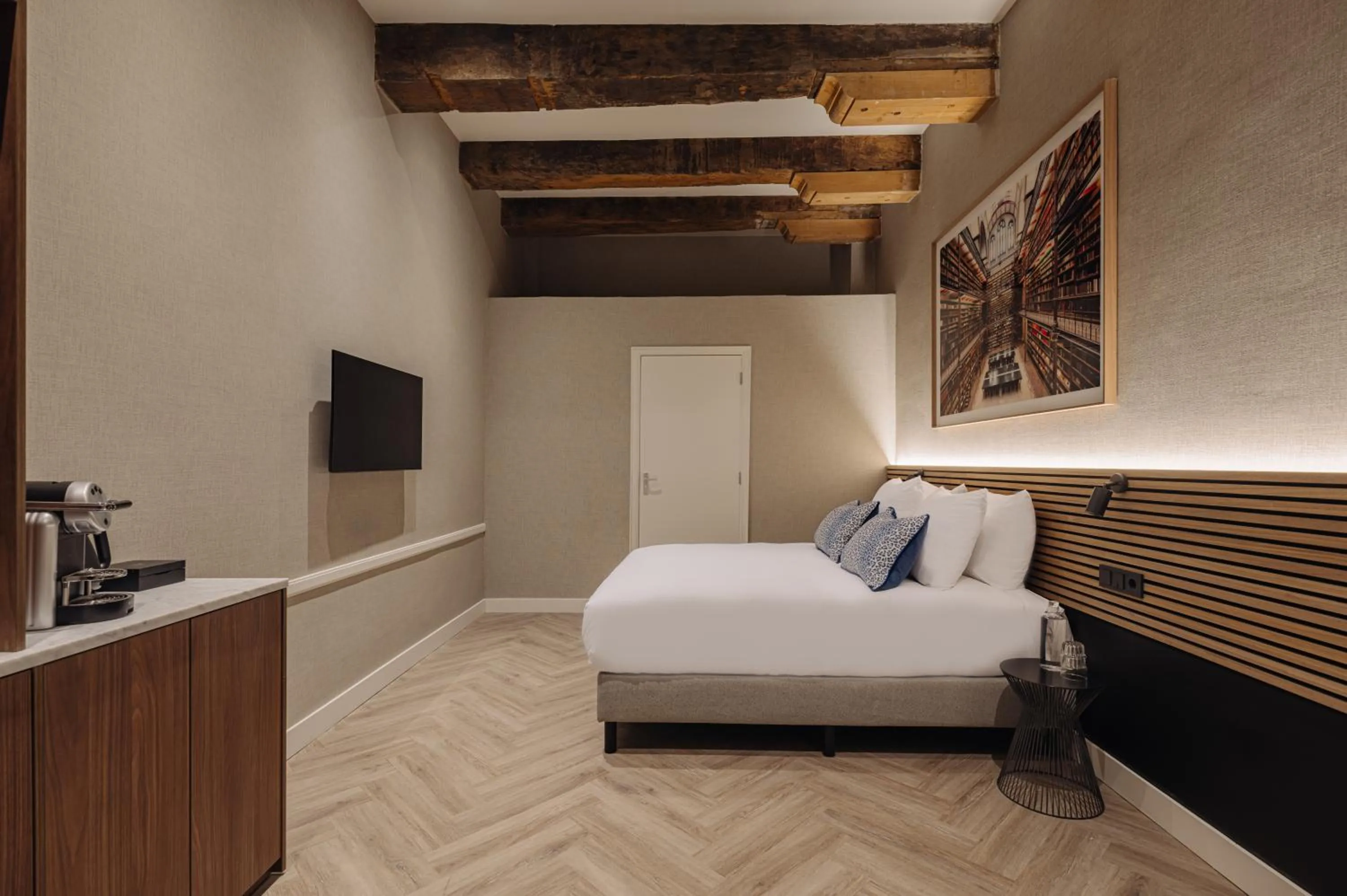 Bedroom, Bed in Adam's Canal House