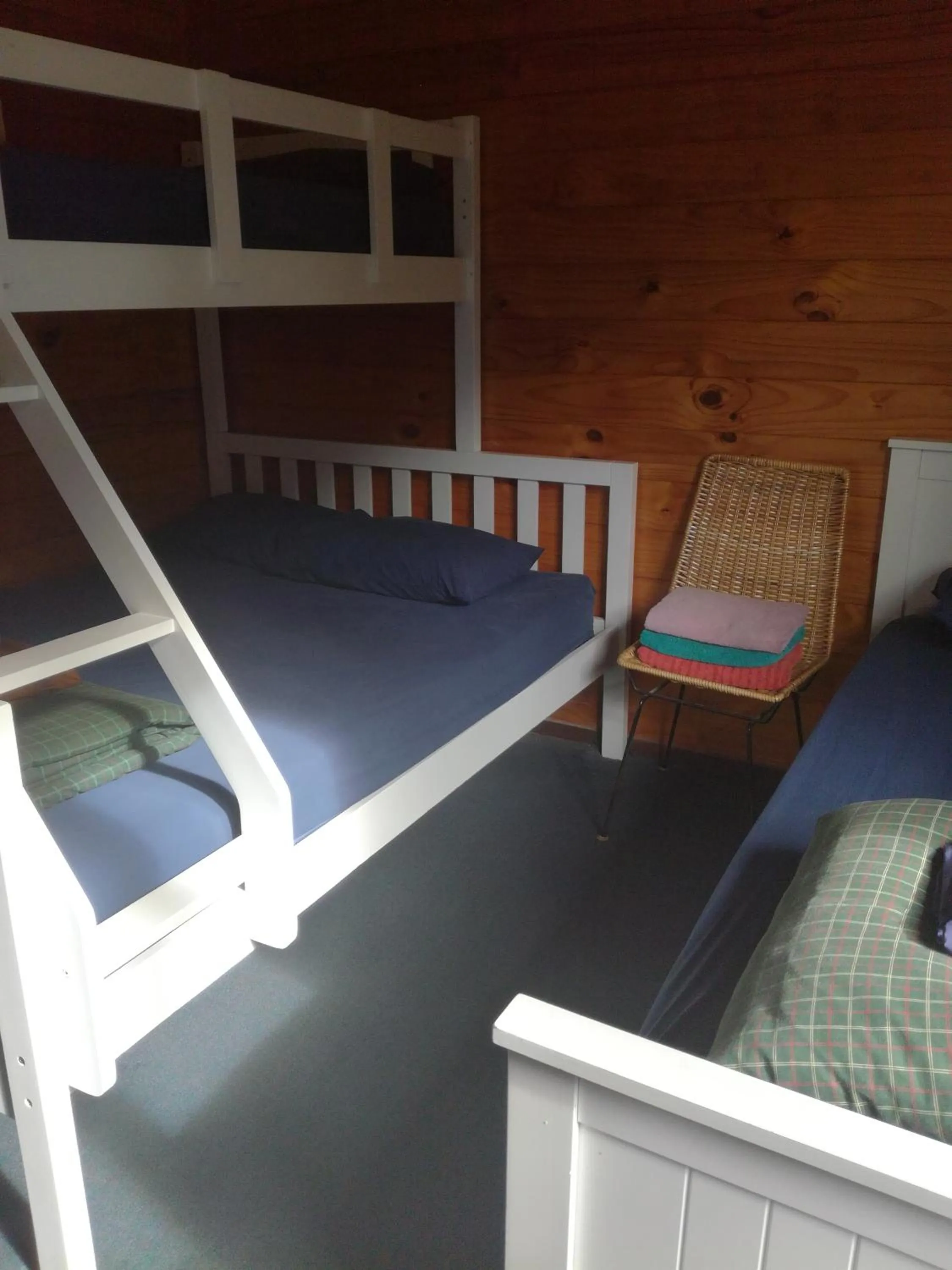 Photo of the whole room, Bed in JunoHall Backpackers
