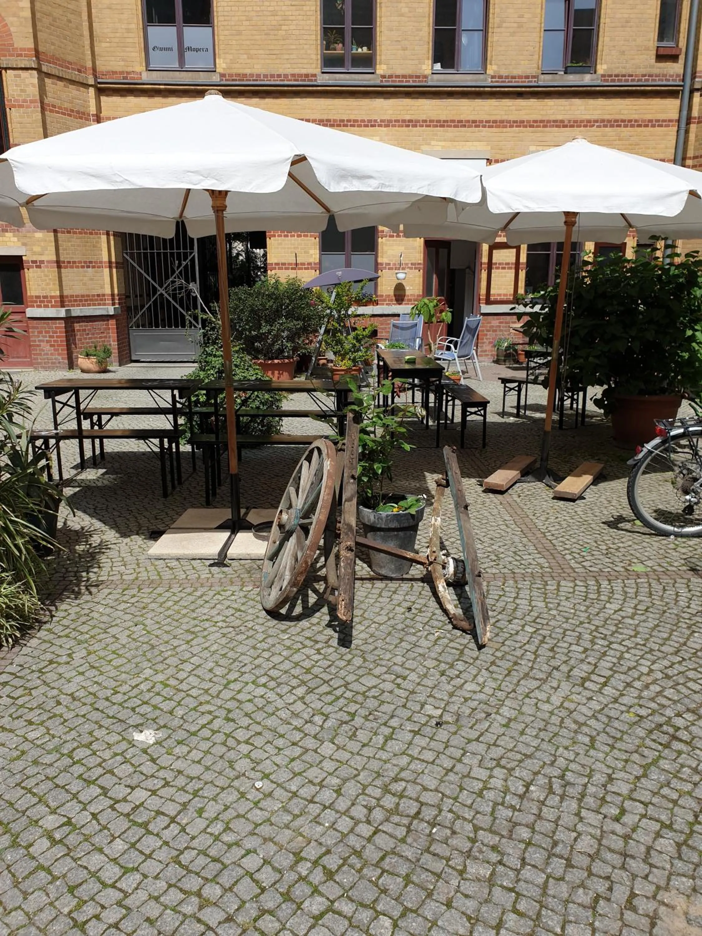 Patio in Gwuni Mopera