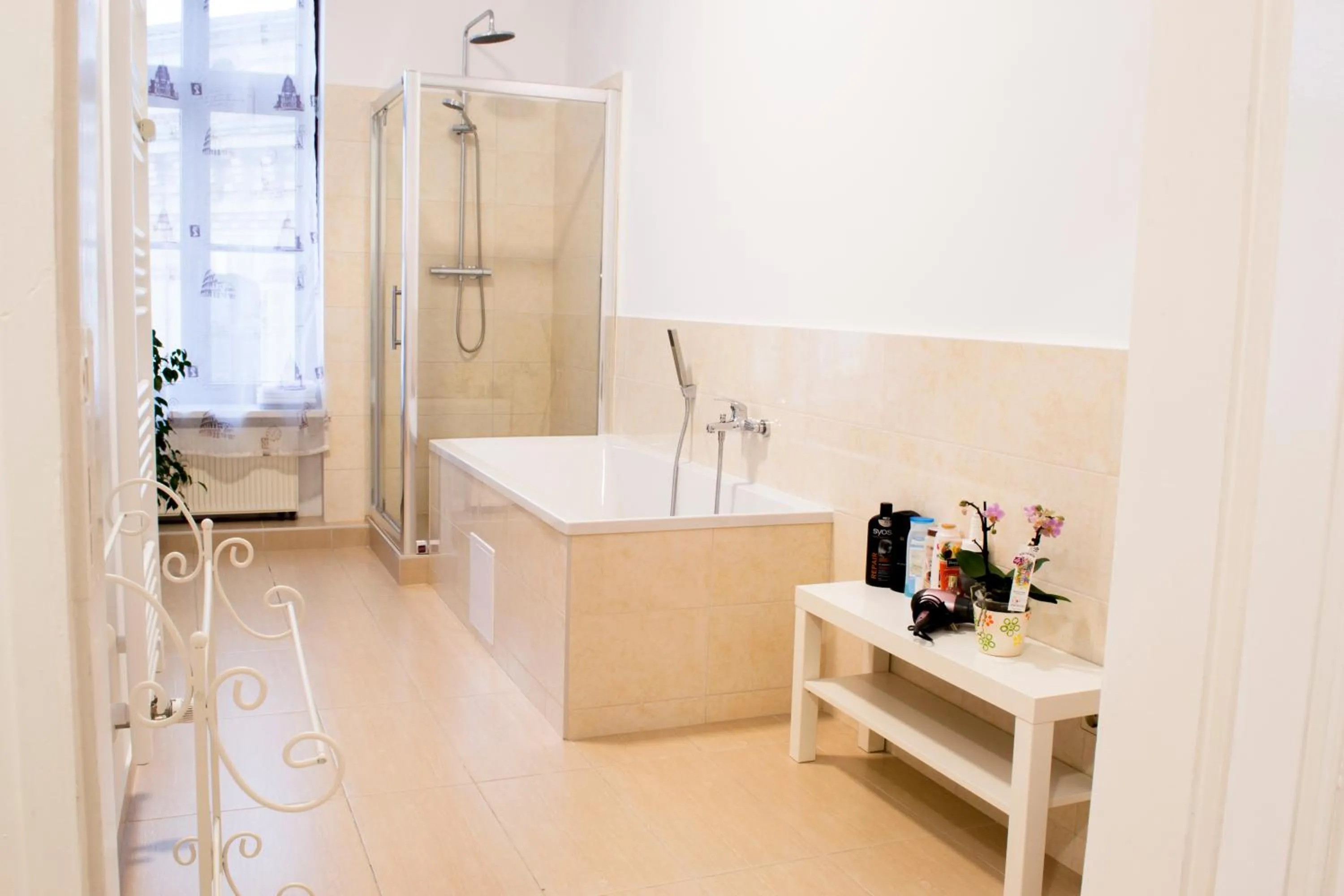 Shower in Gwuni Mopera