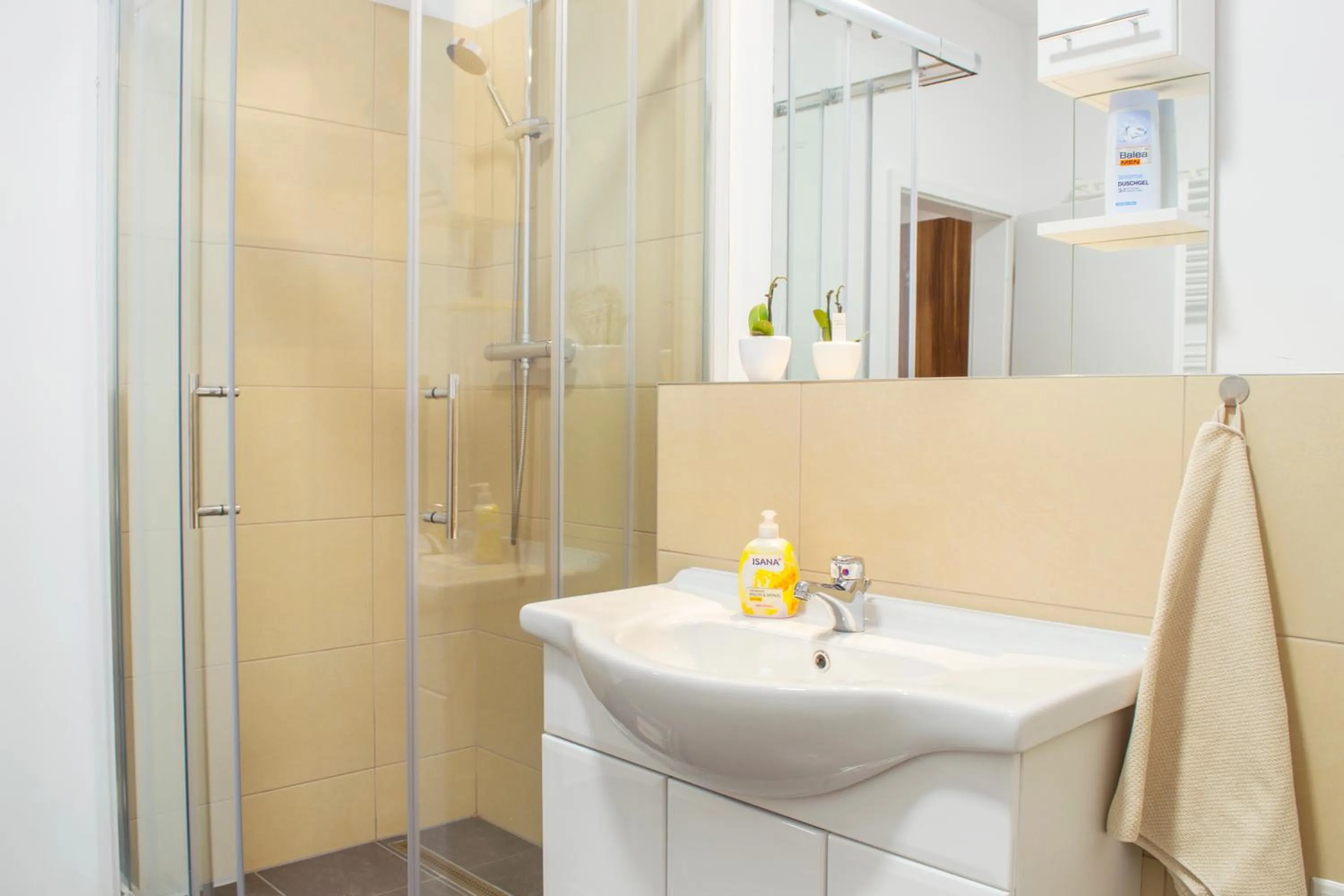 Shower in Gwuni Mopera