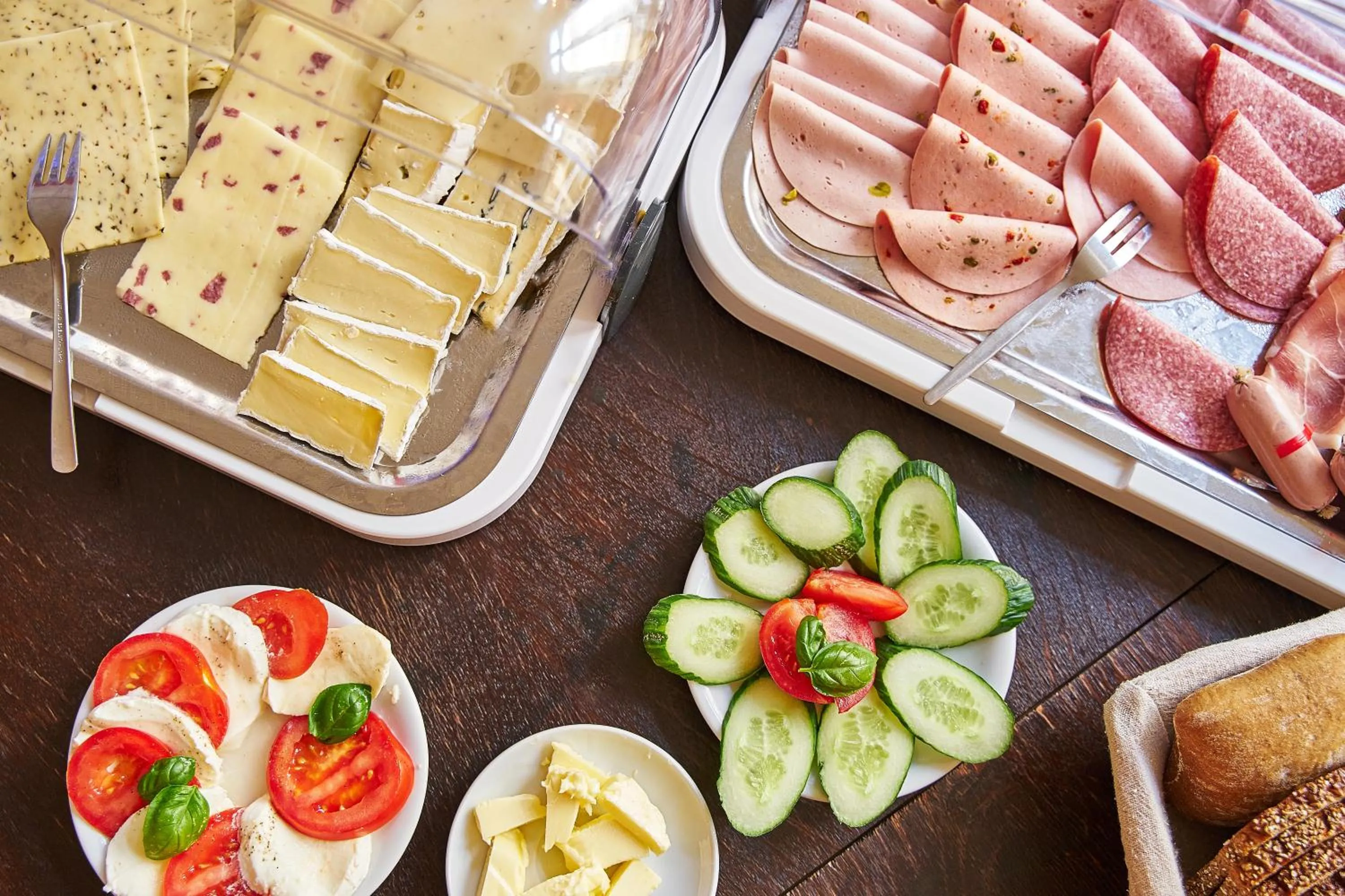 Buffet breakfast in Gwuni Mopera