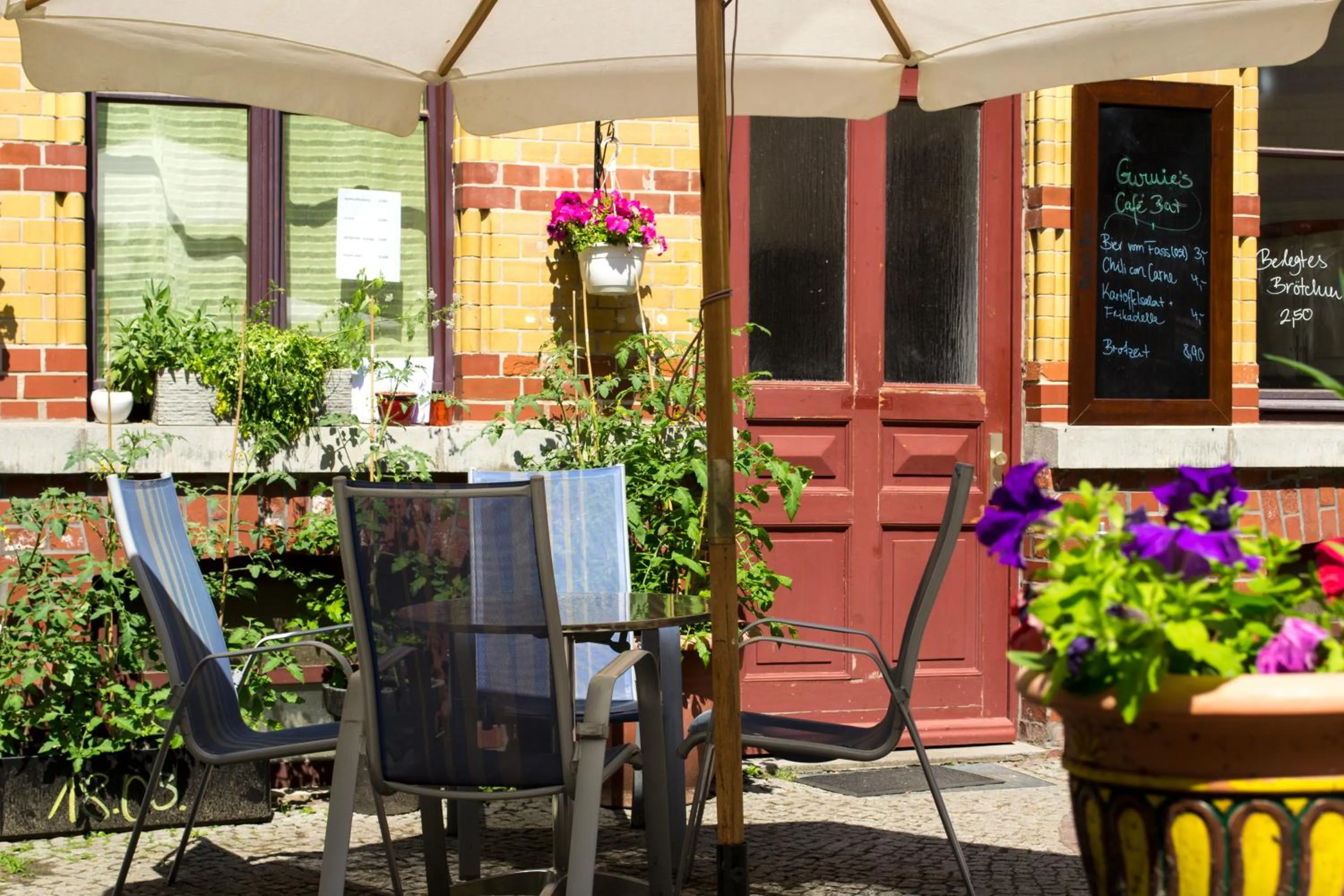 Patio in Gwuni Mopera