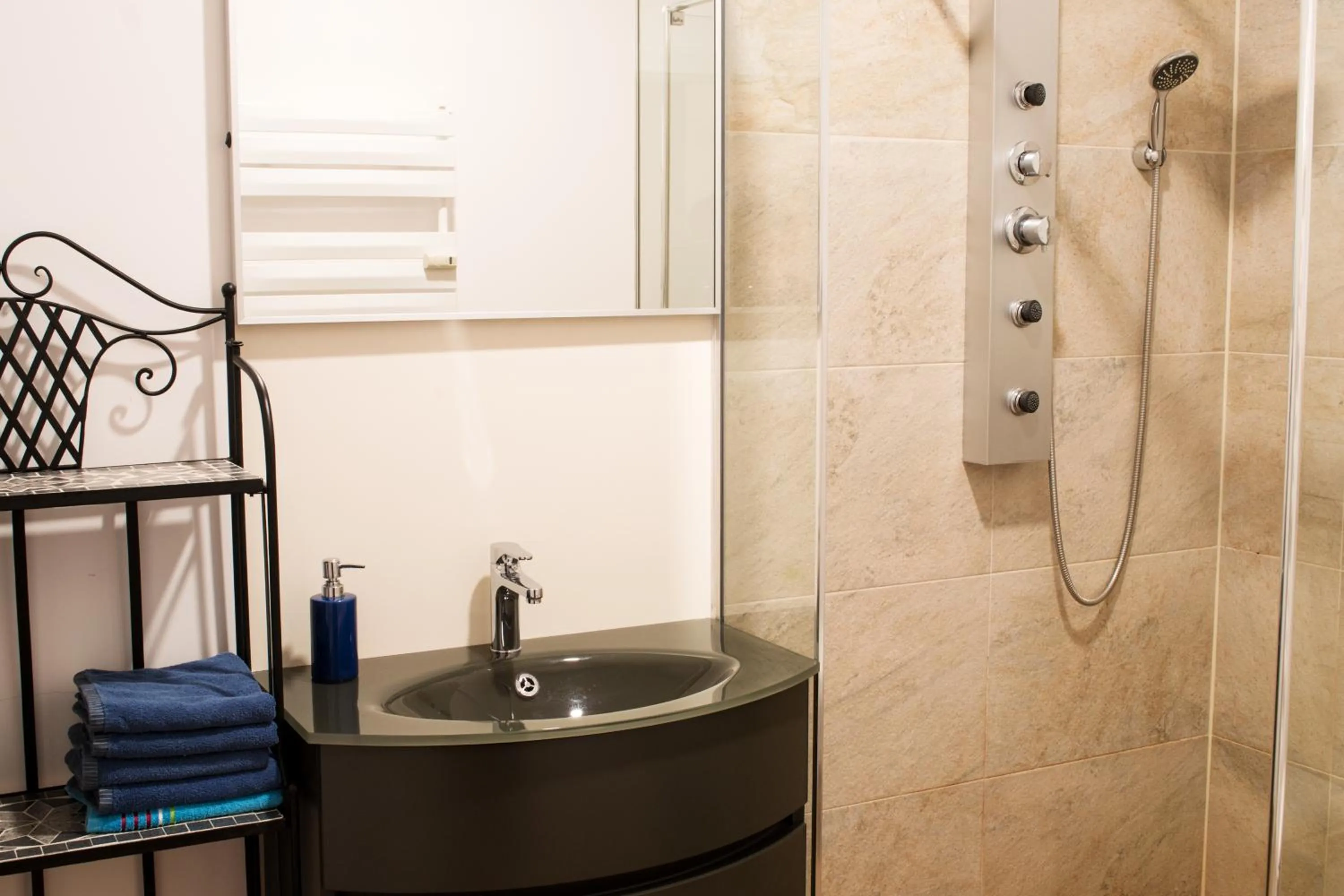 Shower in Gwuni Mopera