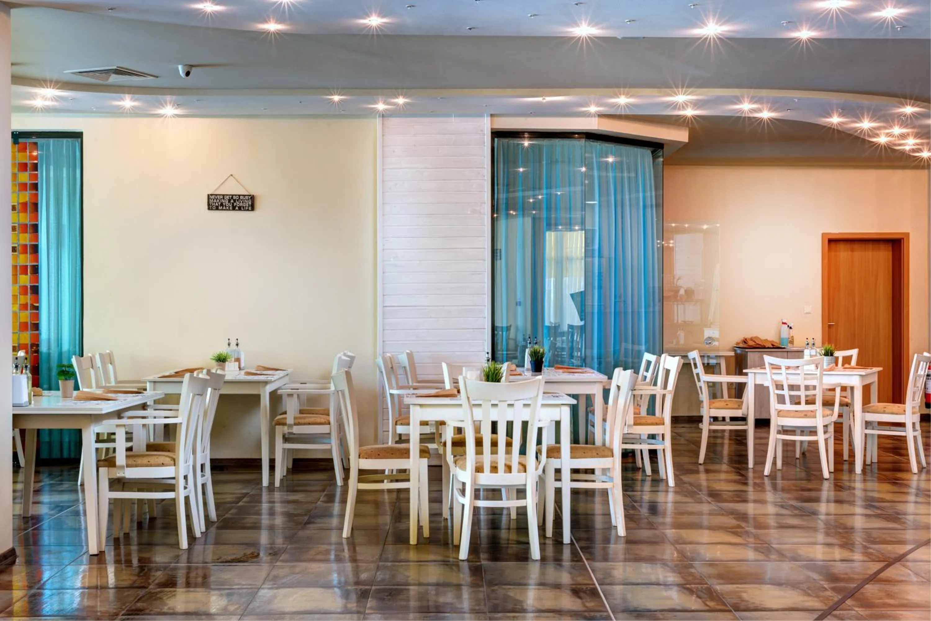 Restaurant/places to eat in Palm Beach Hotel - All Inclusive with Free beach package & Private Beach