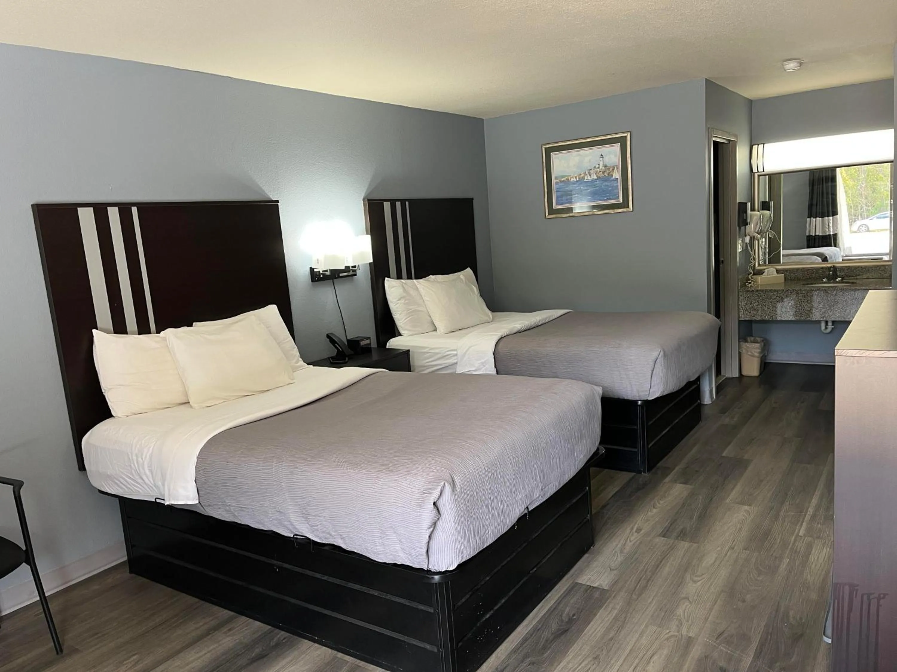 Bed in Quality Inn Elkton -St Augustine South