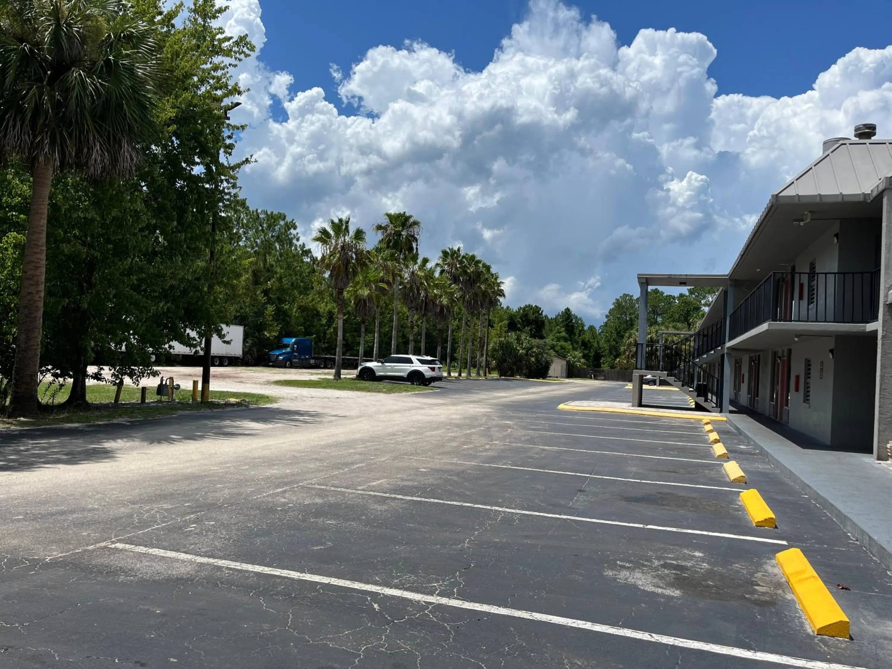 Parking in Quality Inn Elkton -St Augustine South