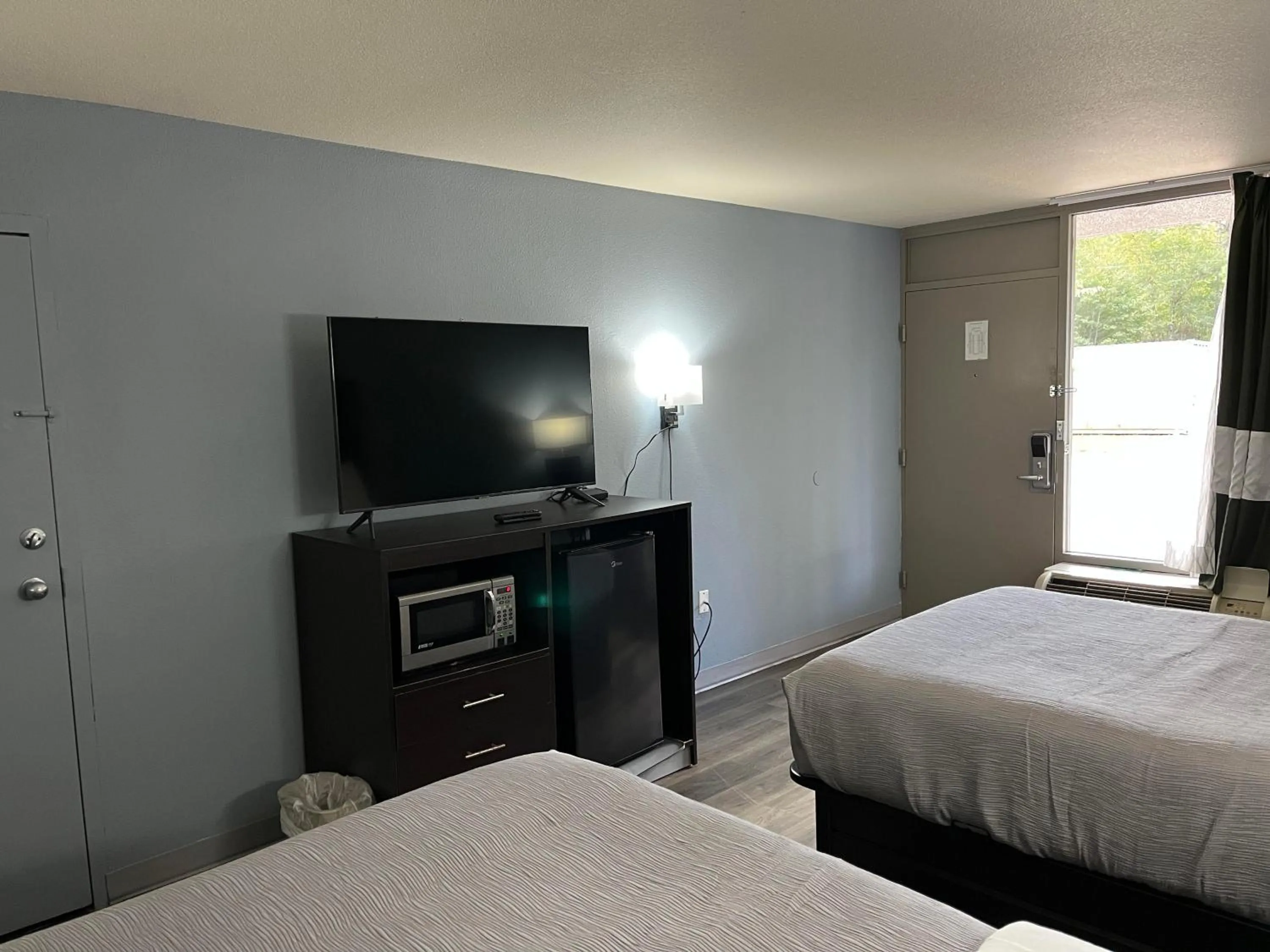 Bed in Quality Inn Elkton -St Augustine South