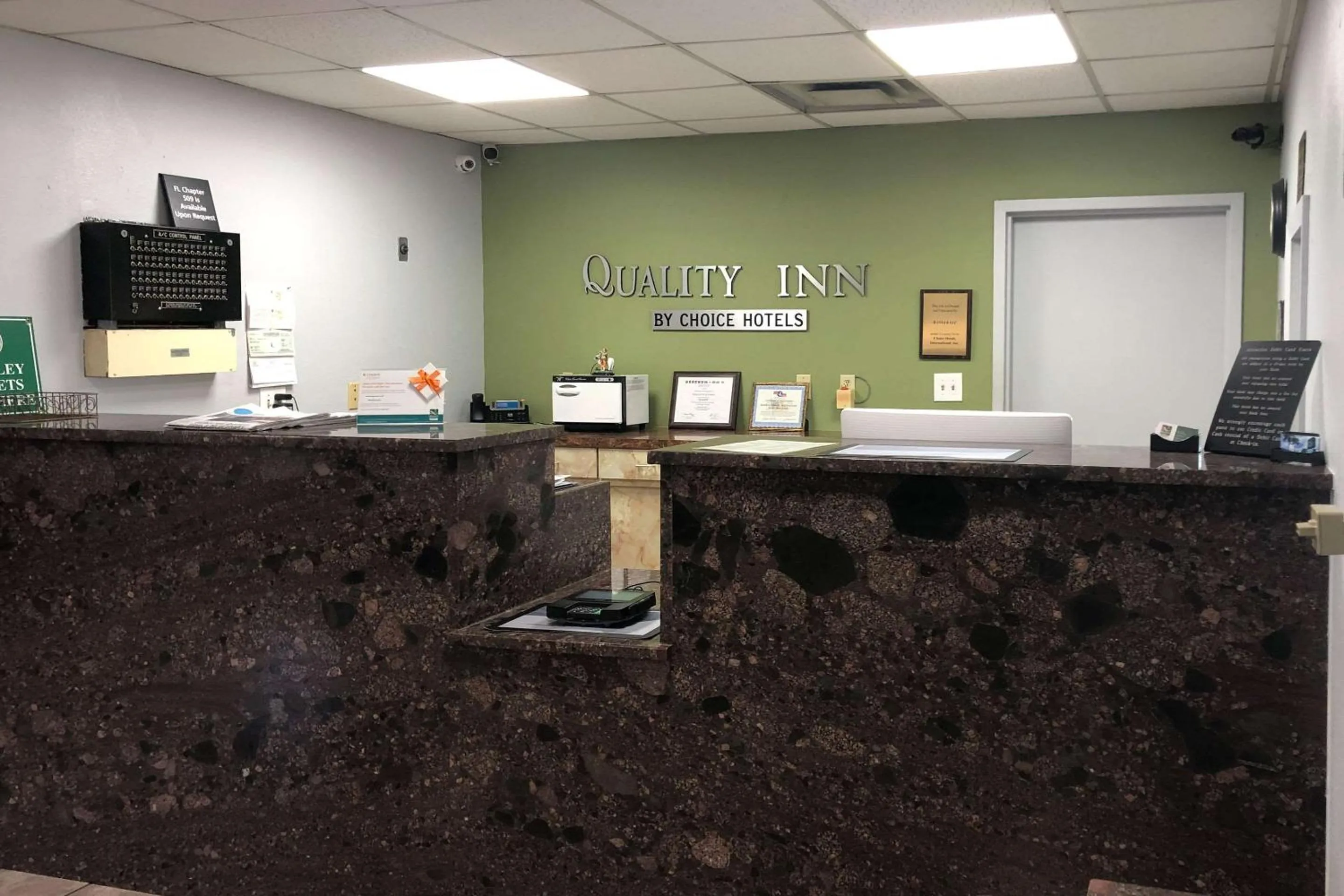 Lobby or reception in Quality Inn Elkton -St Augustine South