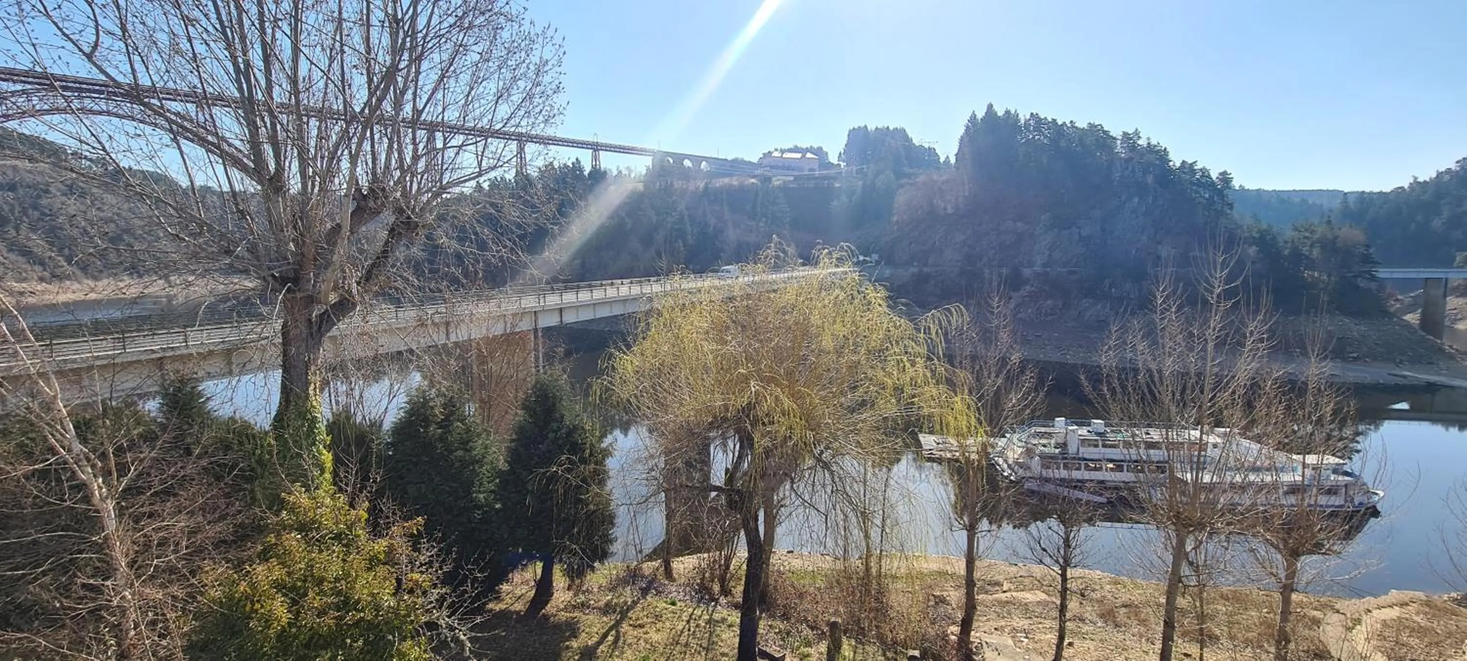 Neighbourhood in Garabit Hotel