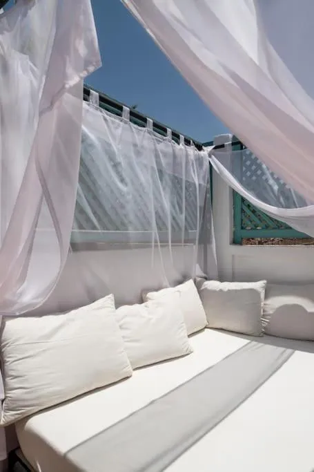 Balcony/Terrace, Bed in Riad Al Tainam