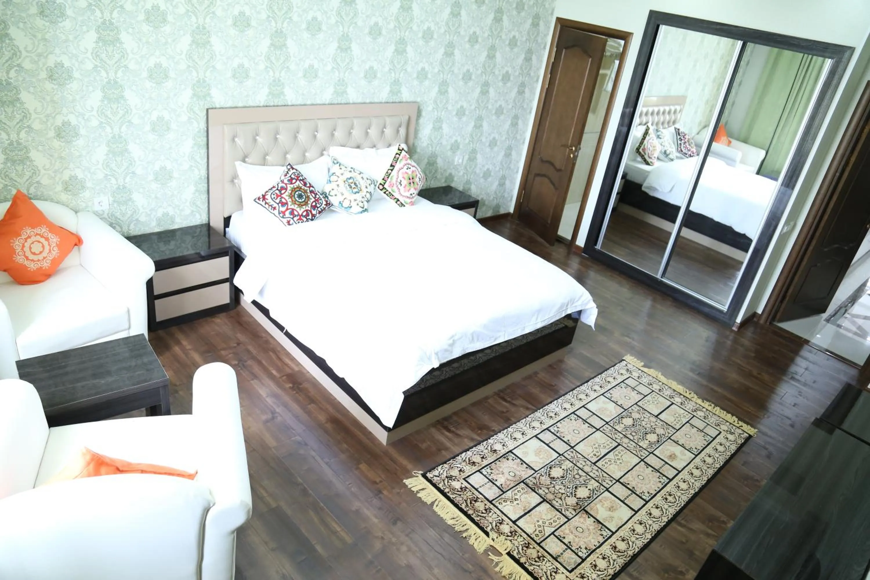 Photo of the whole room, Bed in Sunrise Apartments