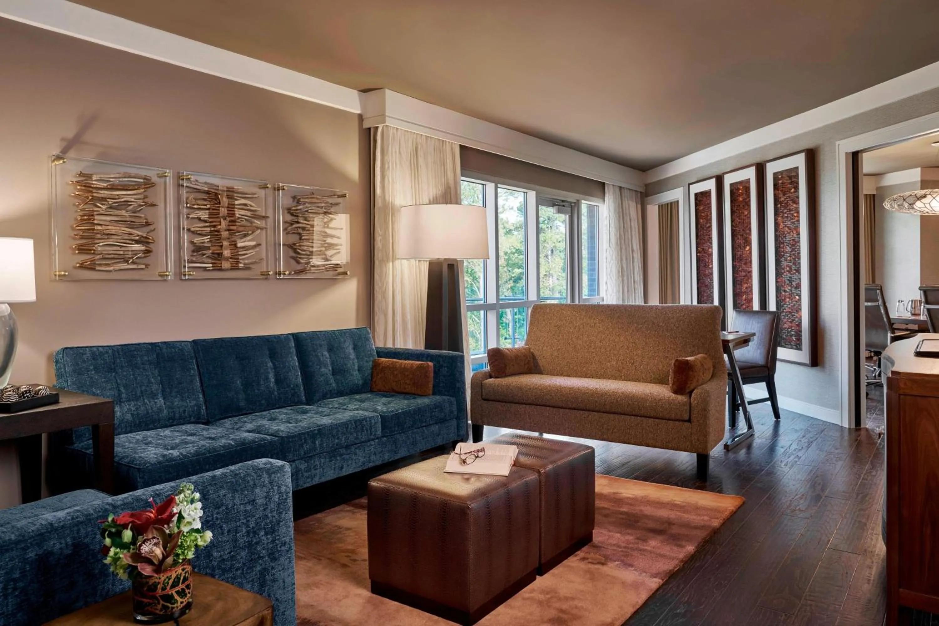 Living room in The StateView Hotel, Autograph Collection