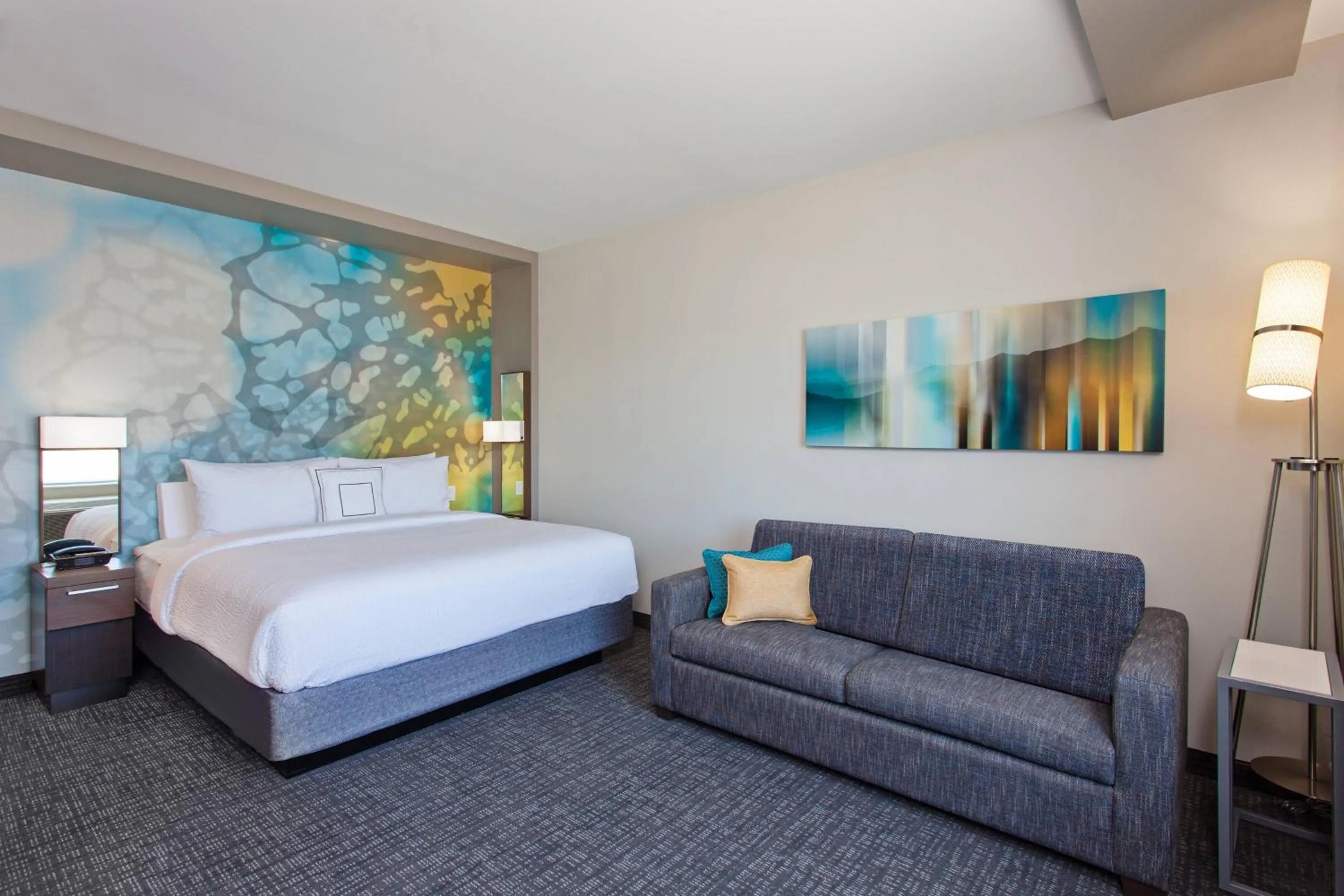 Photo of the whole room, Bed in Courtyard by Marriott San Diego El Cajon