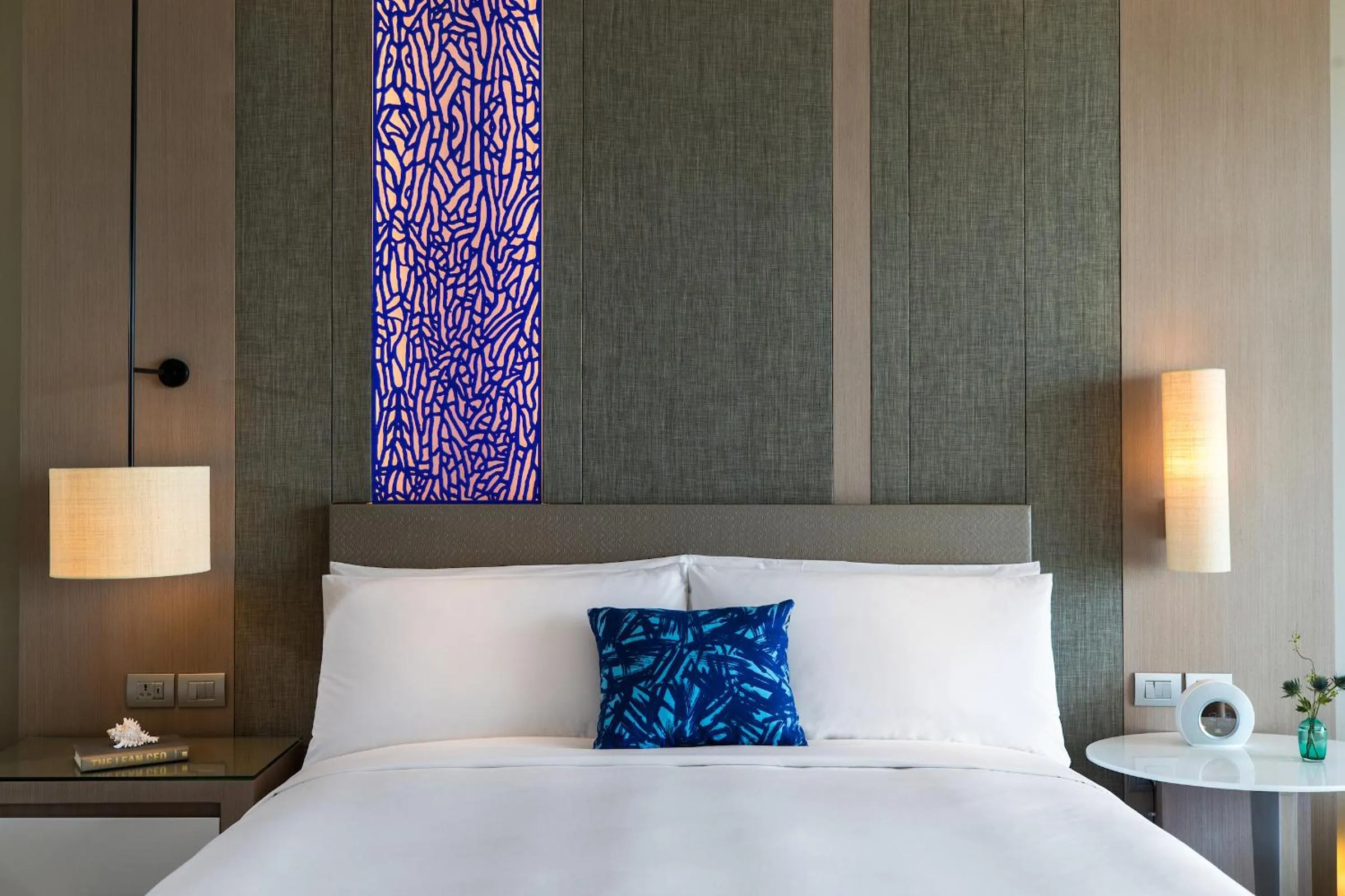 Bed in Renaissance Pattaya Resort & Spa