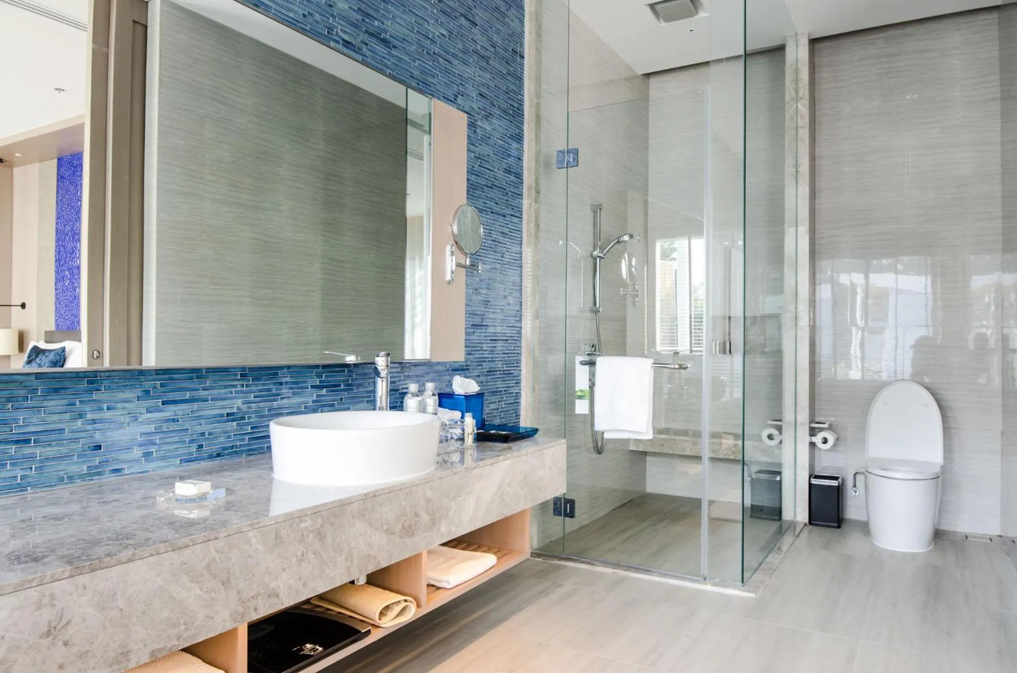 Shower in Renaissance Pattaya Resort & Spa